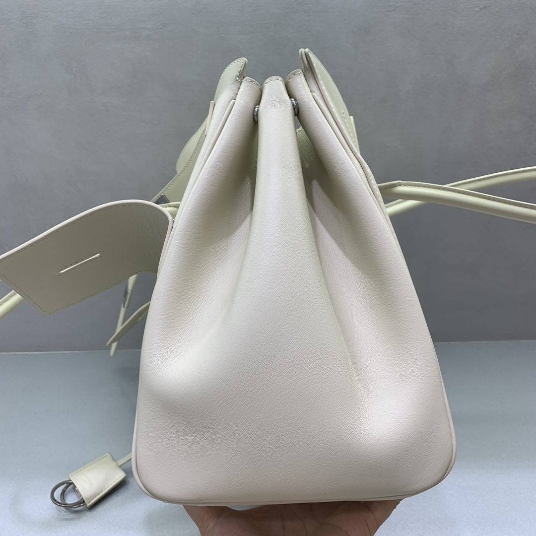 Bagsaaa Ba1en*iaga Bel Air Carry All Bag Medium in soya smooth calfskin & silver - 37cm