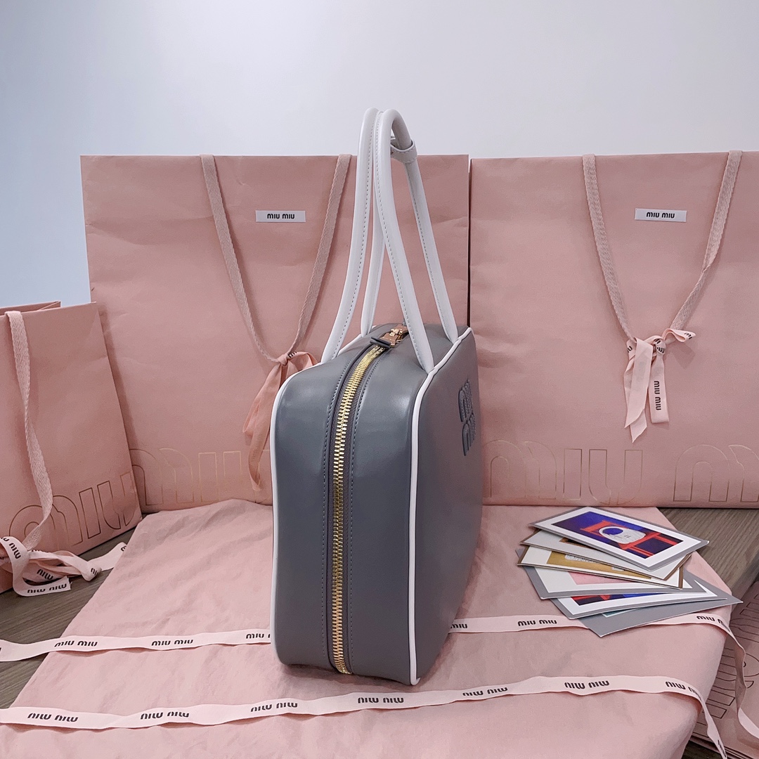 Bagsaaa Miu Miu Leather Beau bag 5BB117 gray/white - 34x23x10 cm