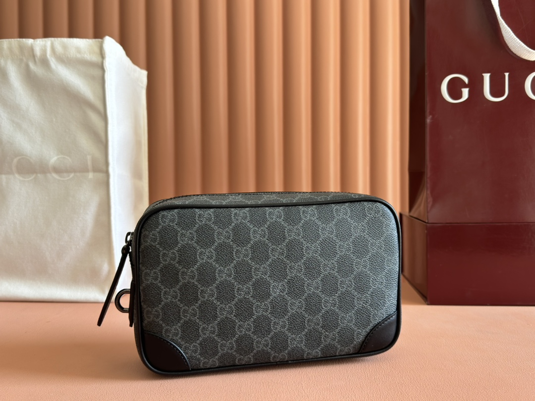 Bagsaaa Gvc*1 GG Emblem small toiletry case 821164 - 23.5cm
