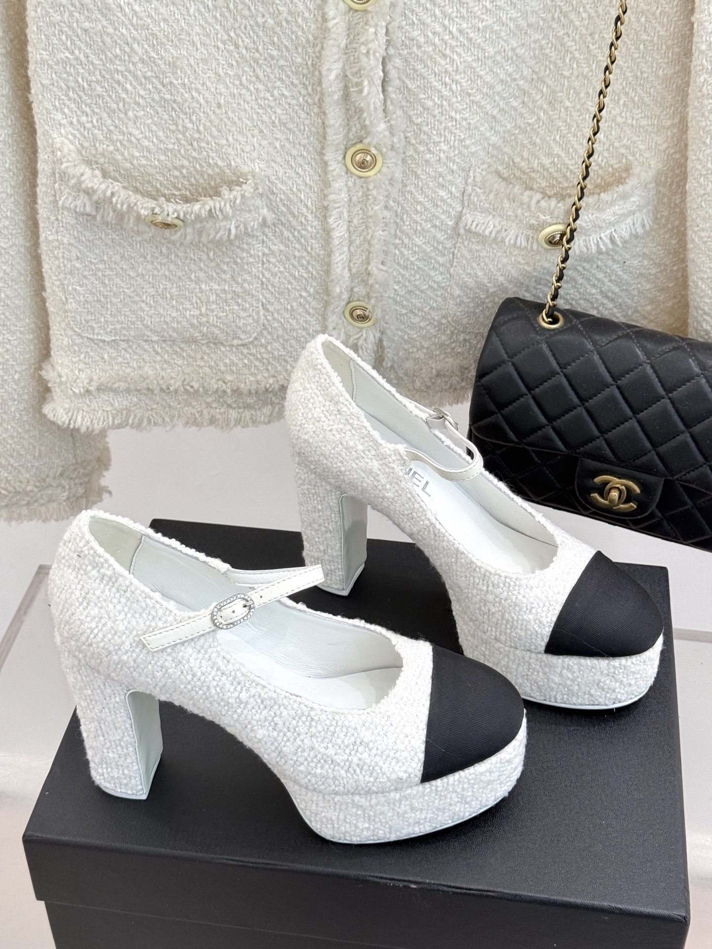 Bagsaaa Ch**el Mary Janes G46434 White Tweed