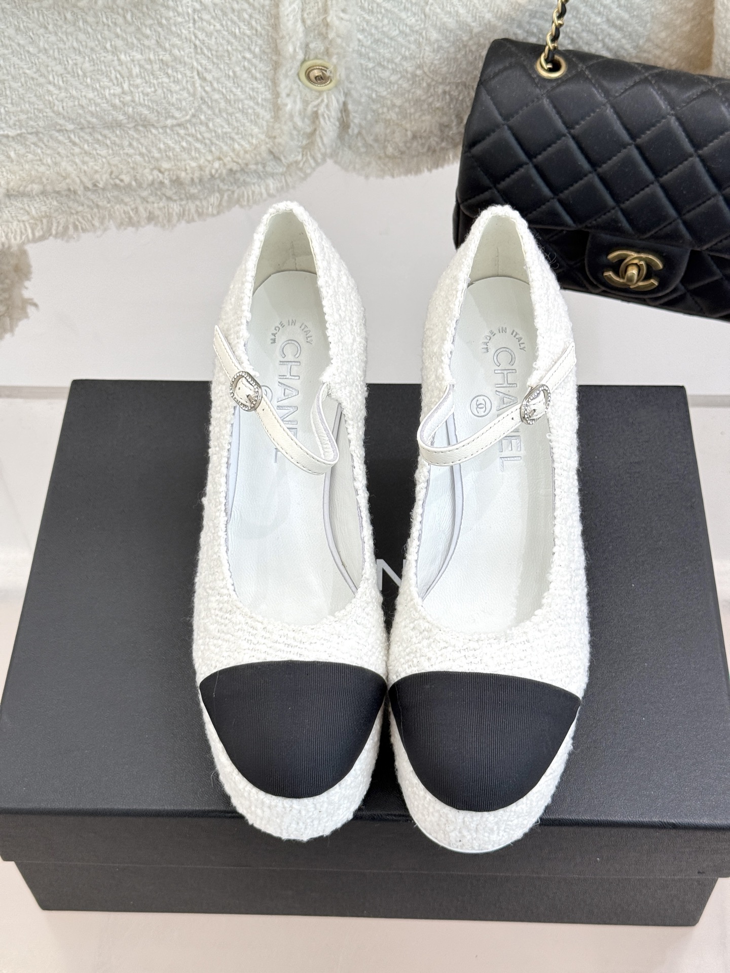 Bagsaaa Ch**el Mary Janes G46434 White Tweed