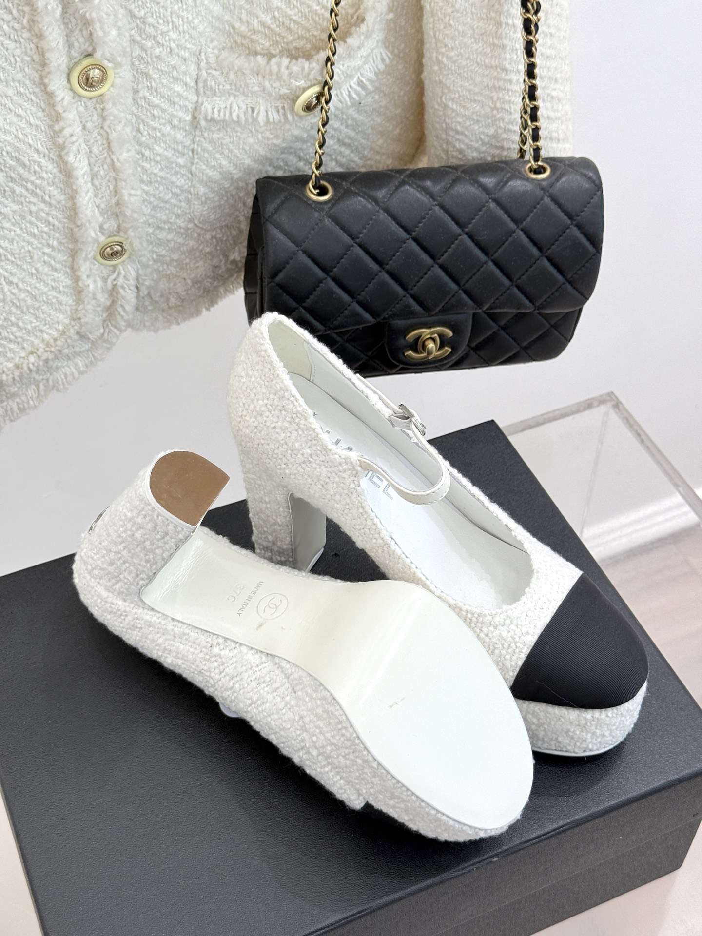 Bagsaaa Ch**el Mary Janes G46434 White Tweed