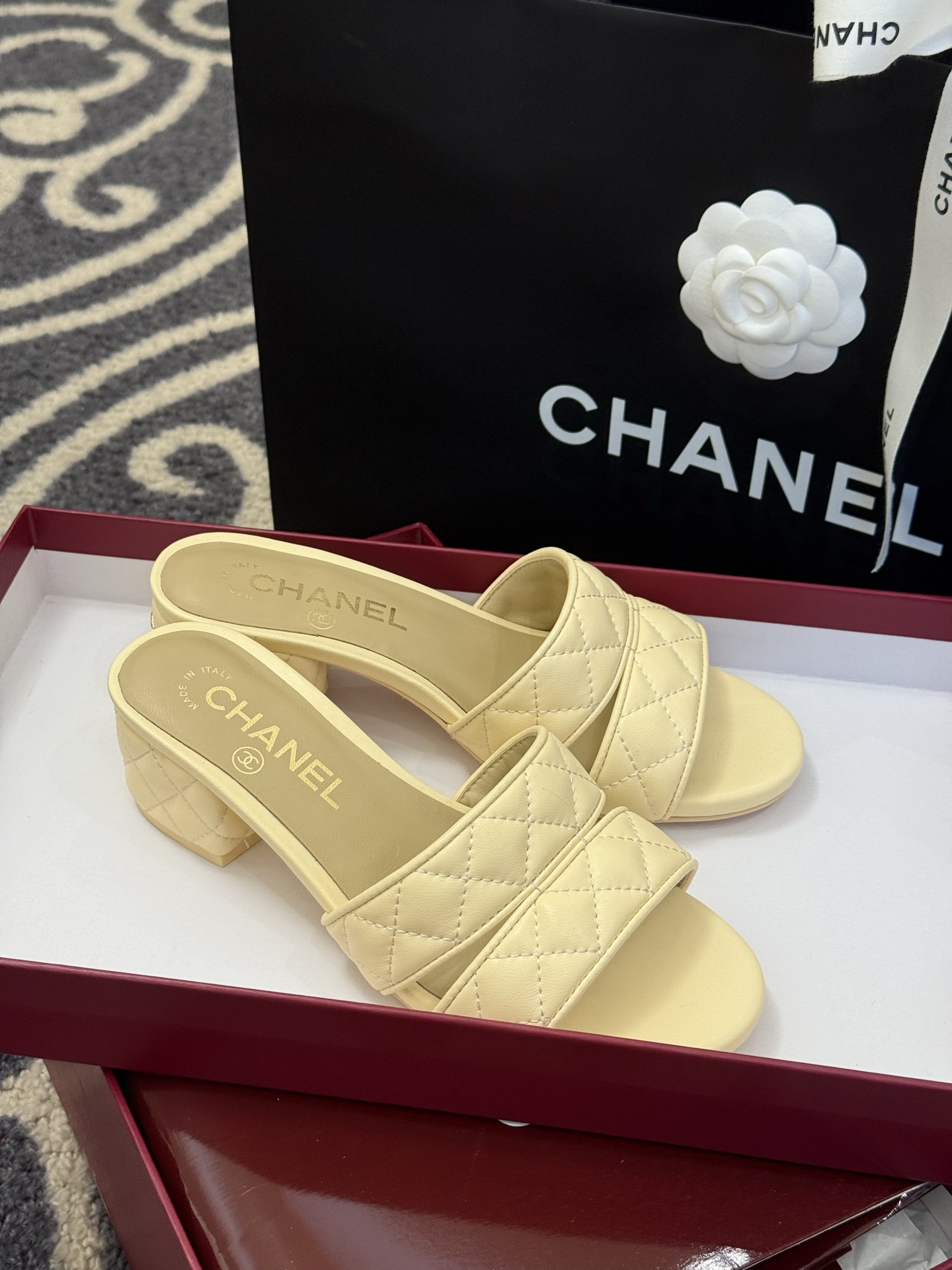 Bagsaaa Ch**el Mules G46480 Beige Lambskin - 5cm