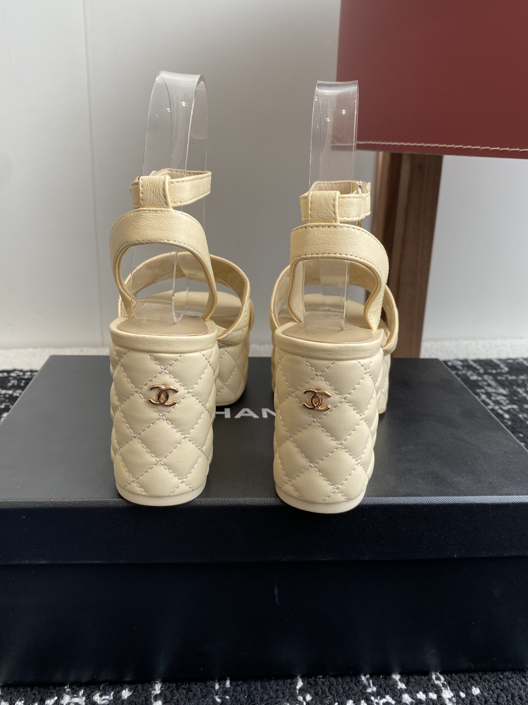 Bagsaaa Ch**el Sandals G46427 Beige Lambskin - 9cm
