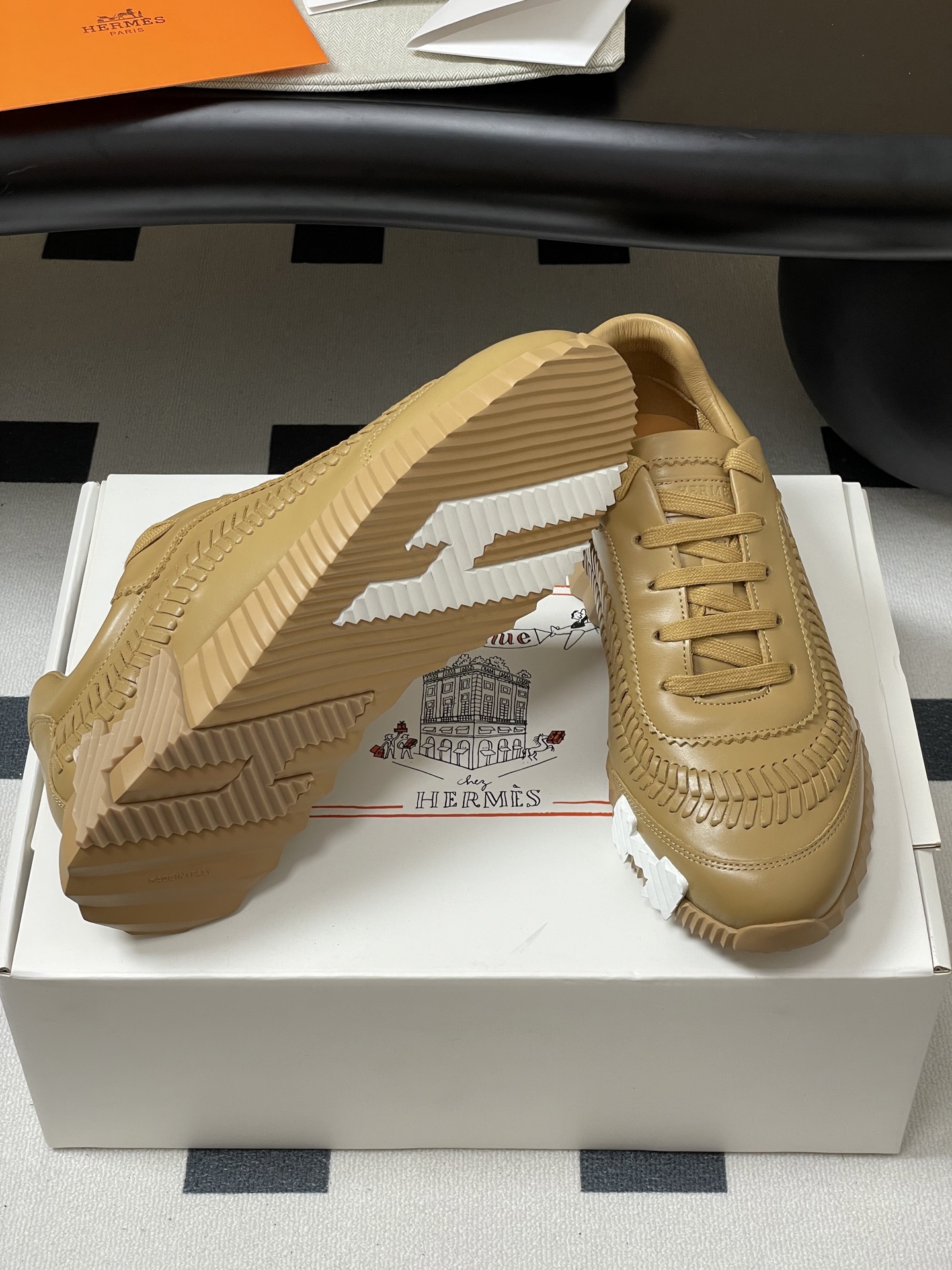 Bagsaaa H**me5 sneaker beige