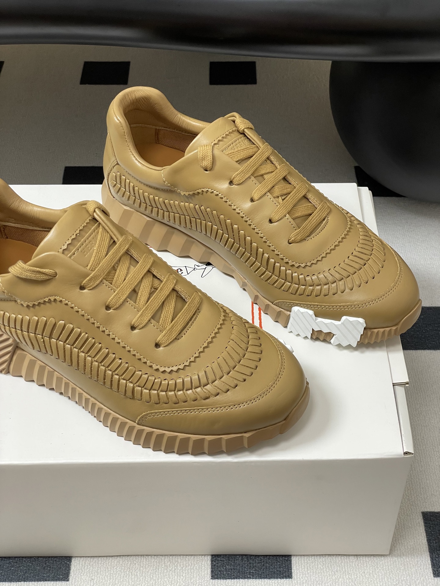 Bagsaaa H**me5 sneaker beige
