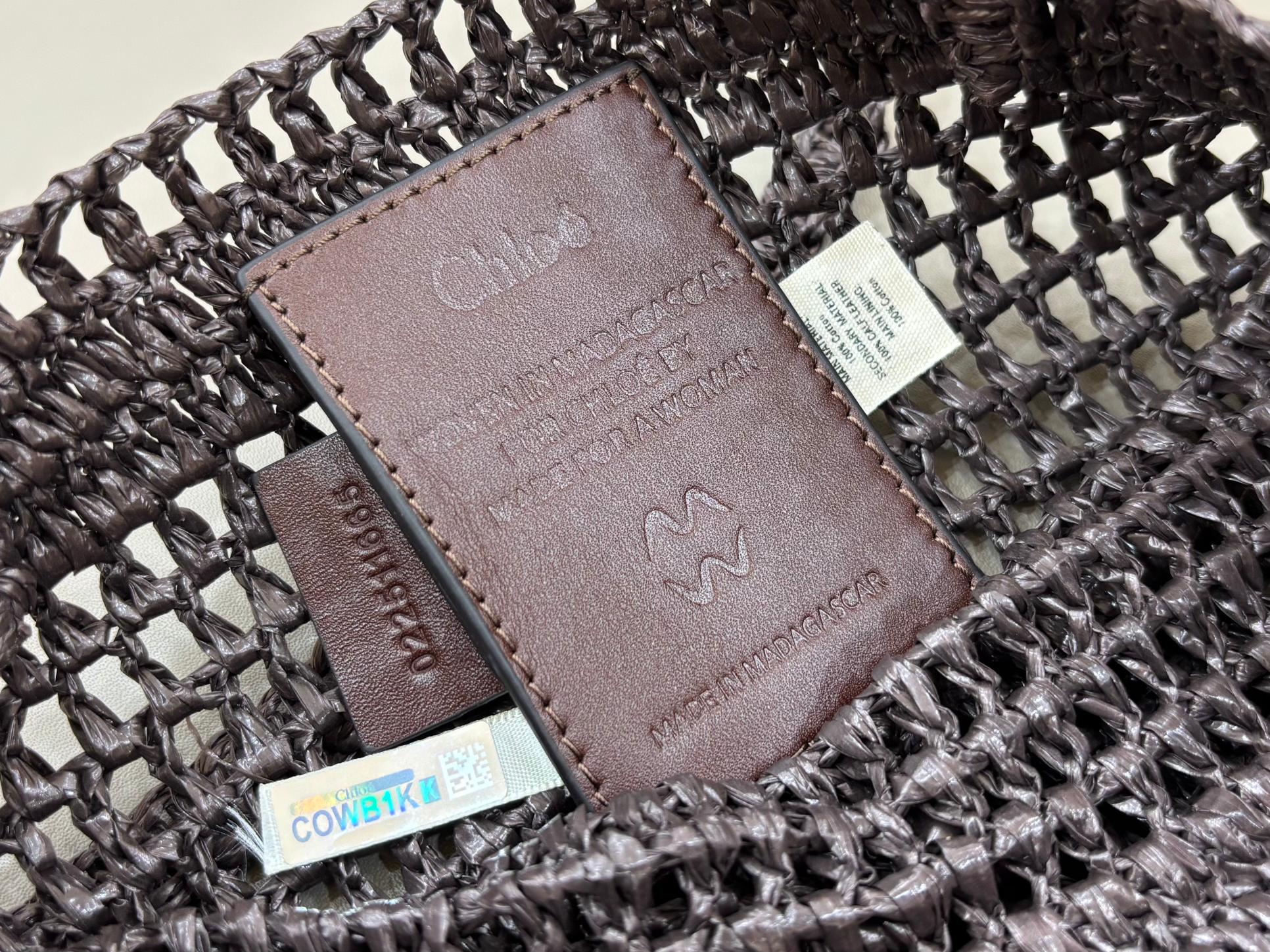 Bagsaaa Chloe Small Summer Banana tote bag in raffia Kohl Brown - 30cm