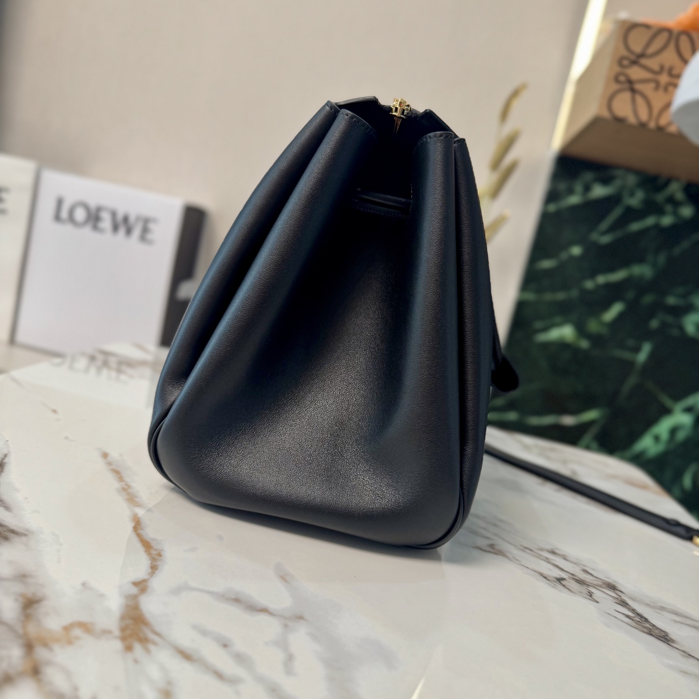 Bagsaaa L0ew* Large Madrid bag in S*pple calfskin black - 33cm