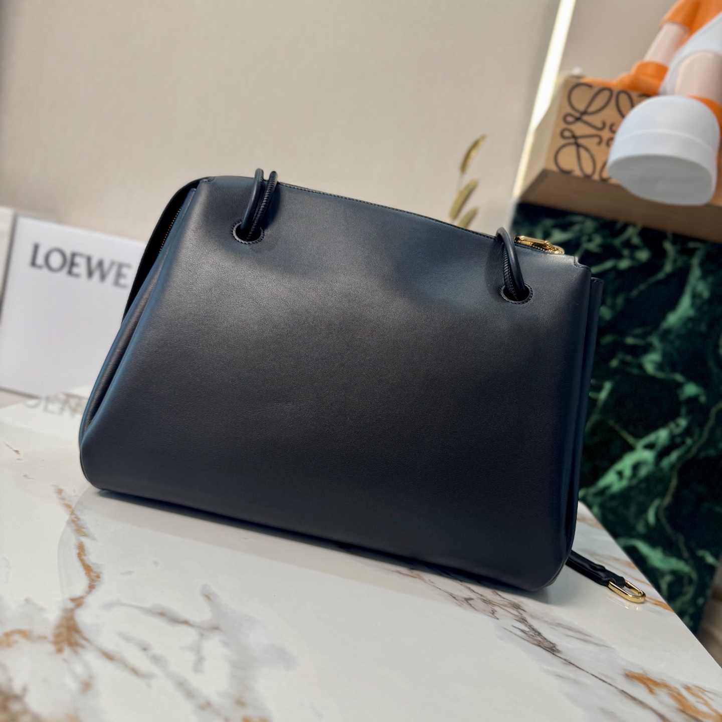 Bagsaaa L0ew* Large Madrid bag in S*pple calfskin black - 33cm