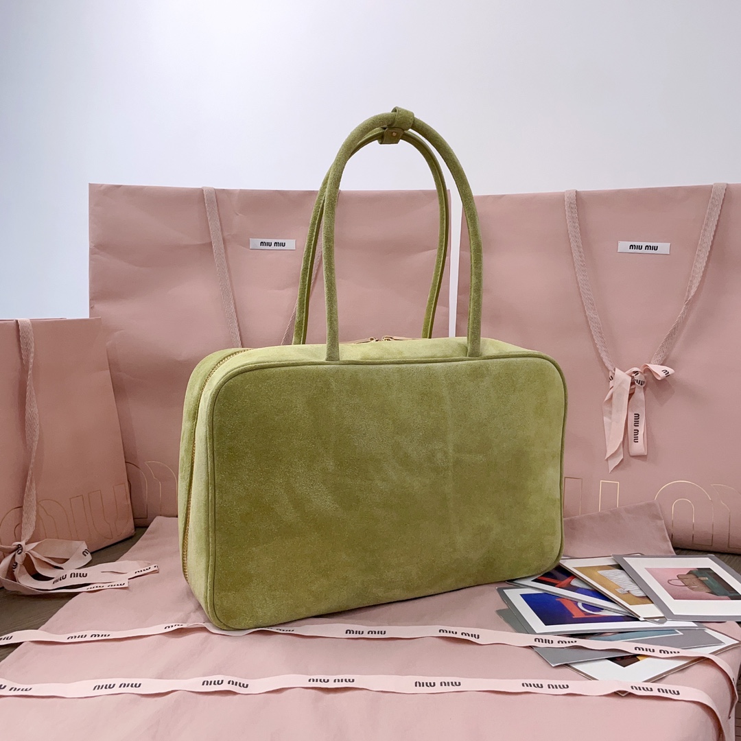 Bagsaaa Miu Miu Beau bag 5BB117 green suede - 34x23x10 cm