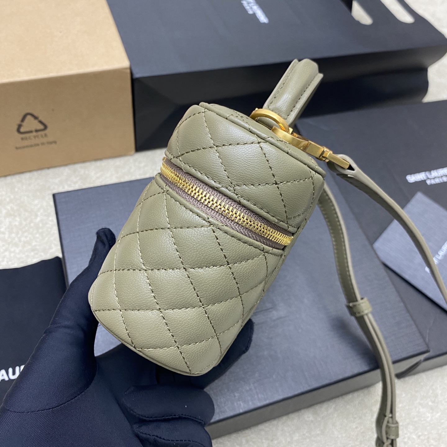 Bagsaaa Y51 Gaby Vanity Bag In Lambskin 766731 Light Green - 18 X 11 X 6.5 CM