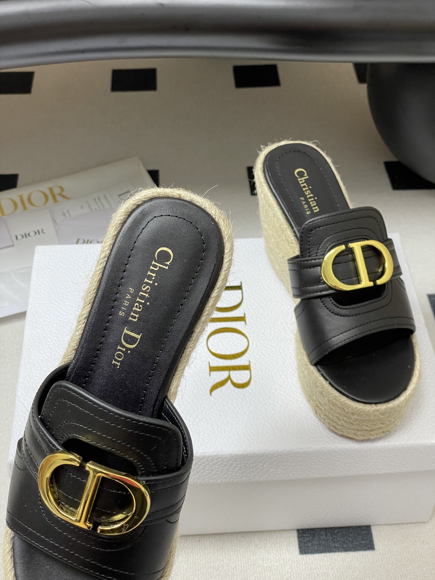 Bagsaaa D10r 30 Montaigne Wedge Slide Black Calfskin
