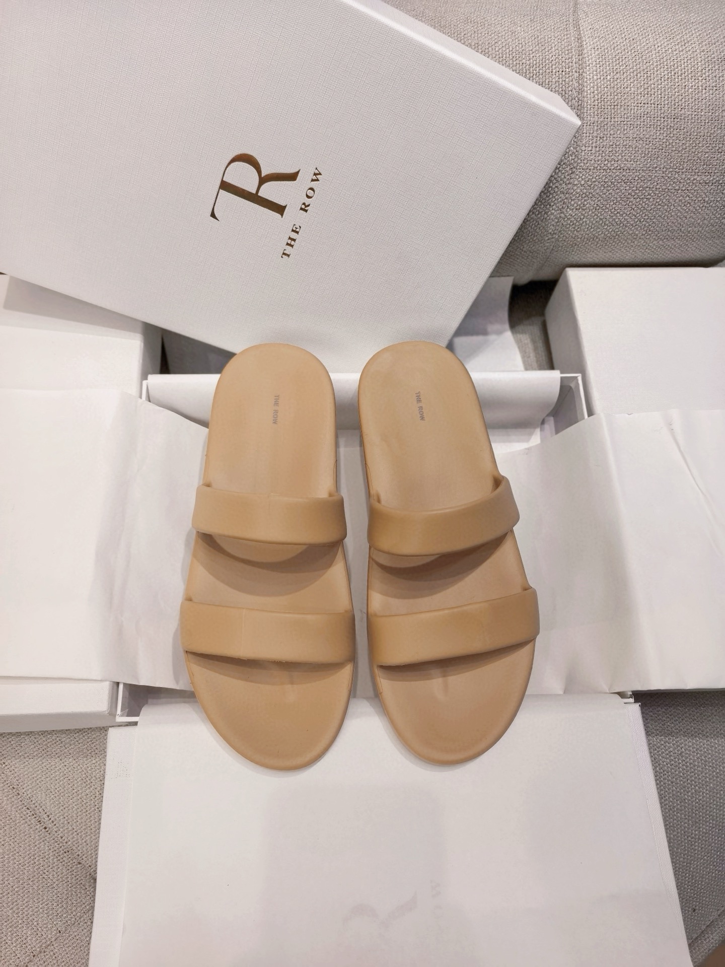 Bagsaaa The R0w Foam sandals beige