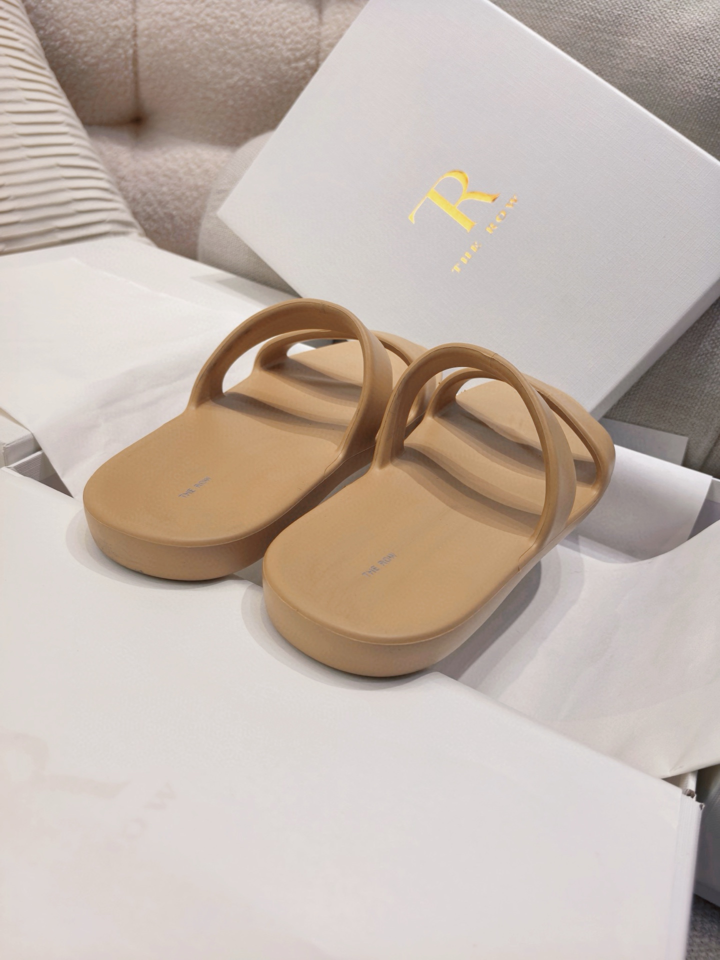 Bagsaaa The R0w Foam sandals beige