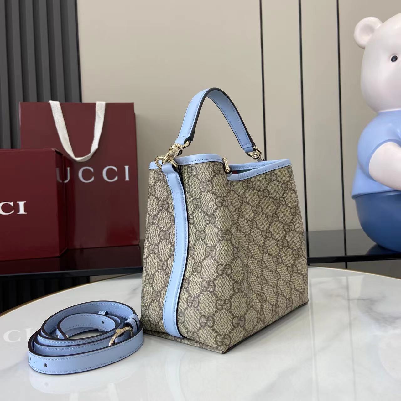 Bagsaaa Gvc*1 GG Emblem Mini Bucket Bag 815118 beige & blue - 19x18x11 cm