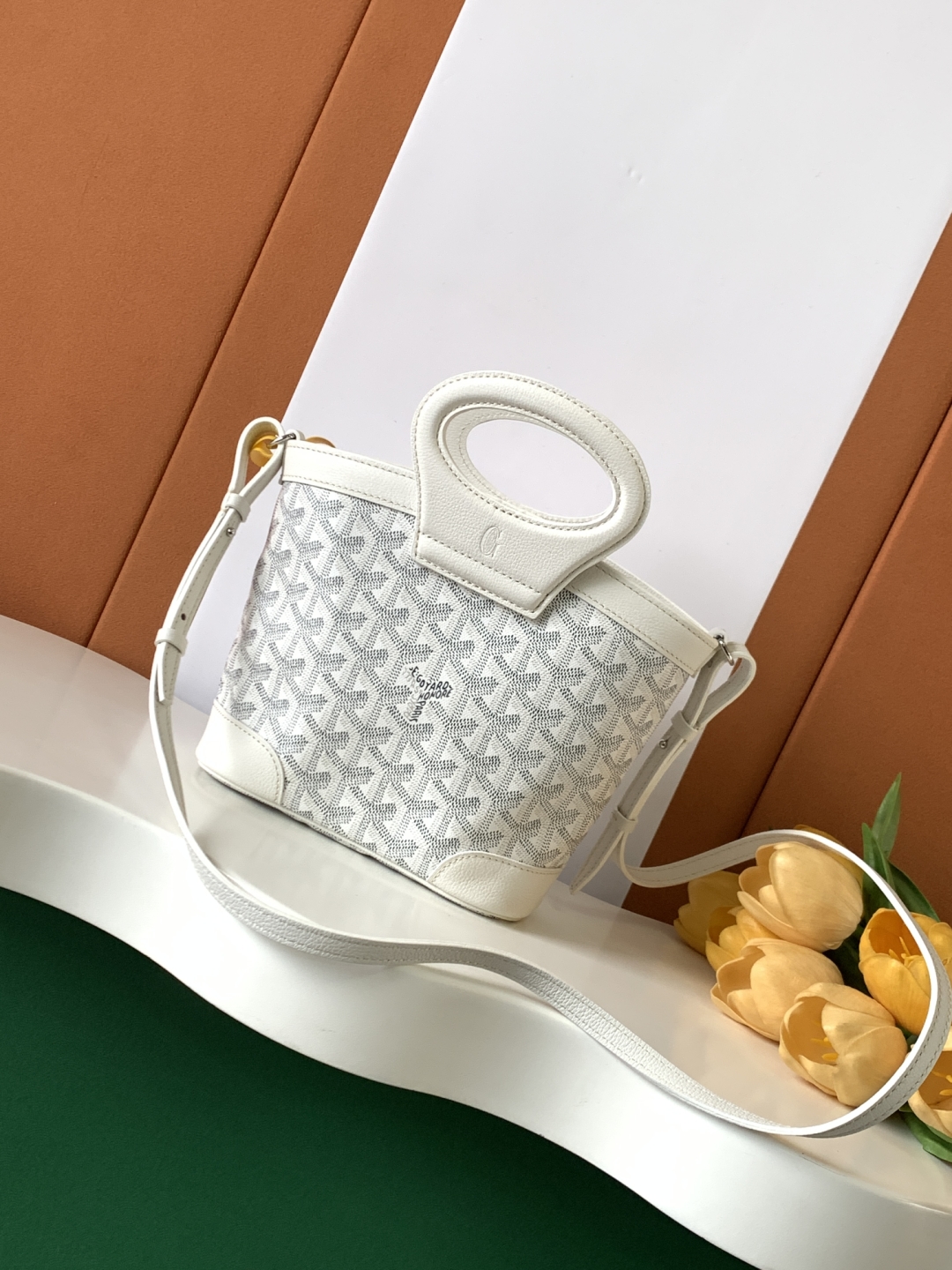 Bagsaaa G09ard Beluga Mini Bag white - 23cm