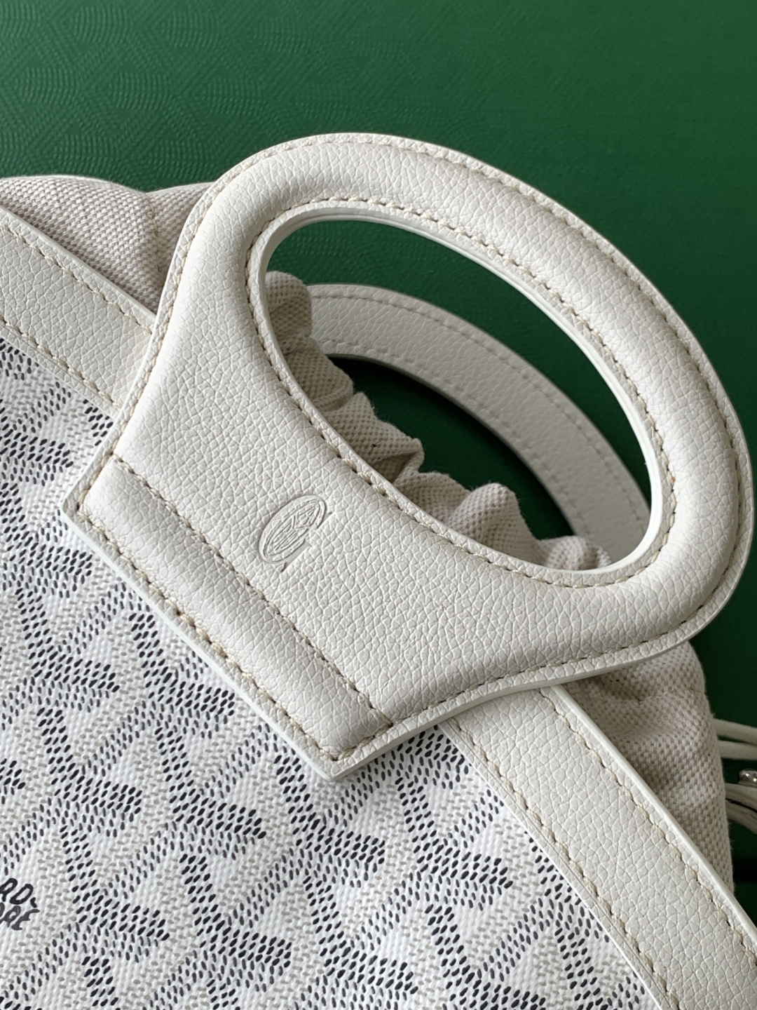 Bagsaaa G09ard Beluga Mini Bag white - 23cm