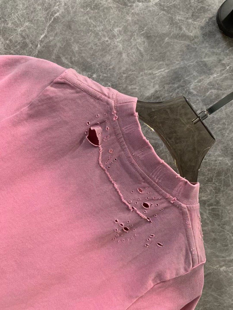 Bagsaaa Ba1en*iaga Cropped distressed logo-print pink