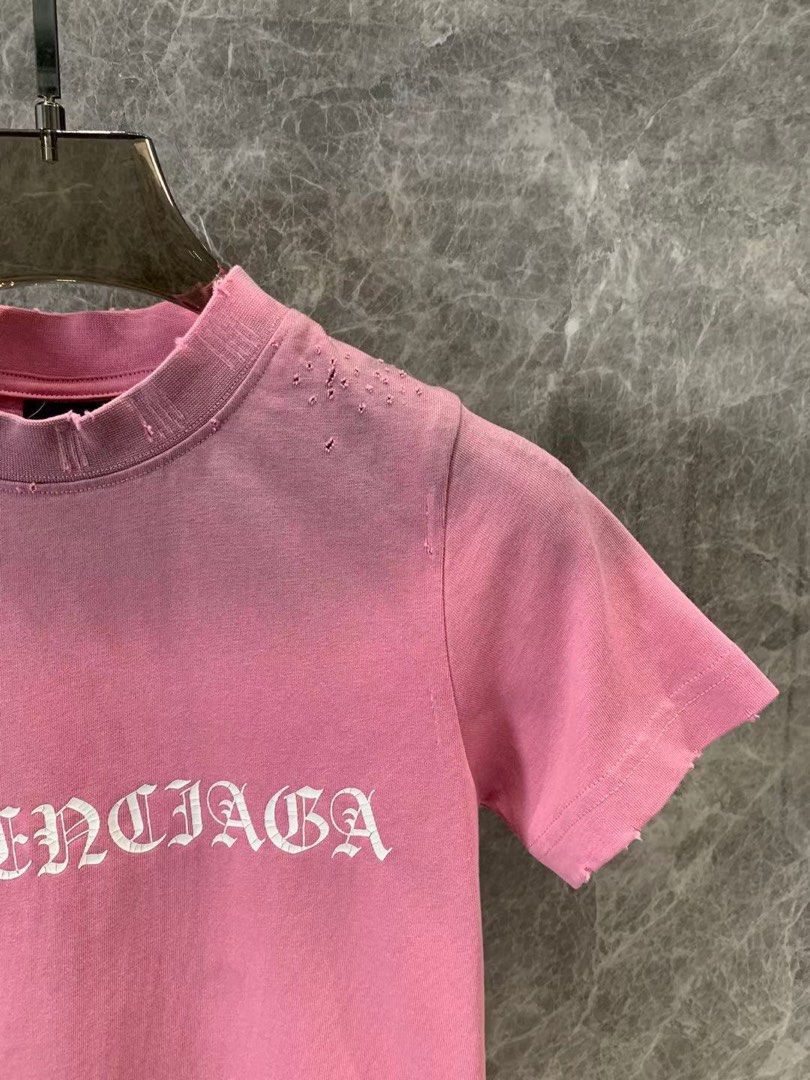 Bagsaaa Ba1en*iaga Cropped distressed logo-print pink