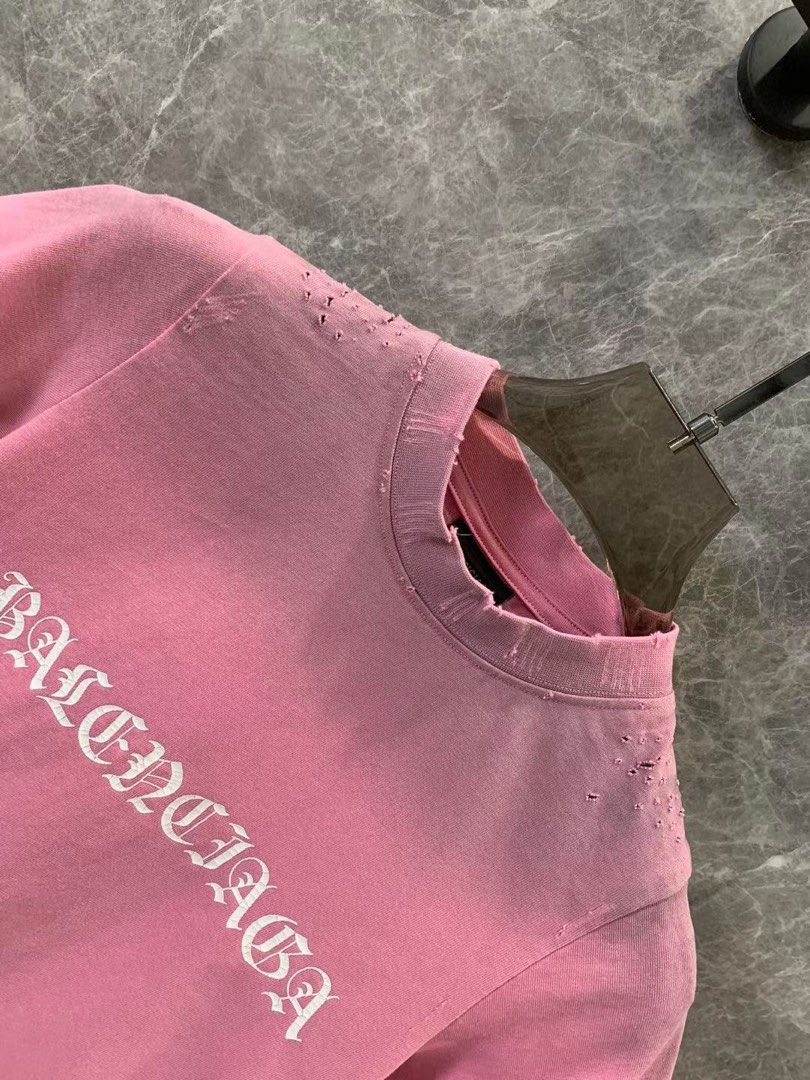Bagsaaa Ba1en*iaga Cropped distressed logo-print pink