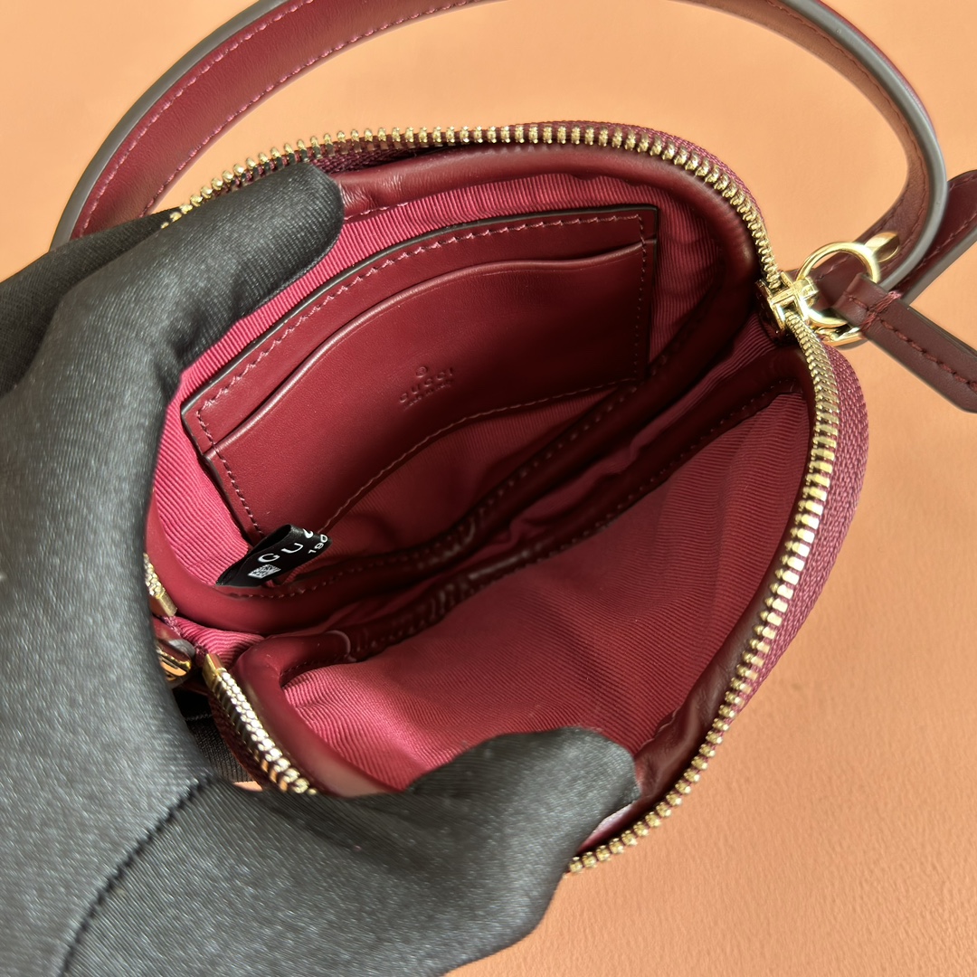 Bagsaaa Gvc*1 GG Marmont mini bag 837753 red - 13.5cm