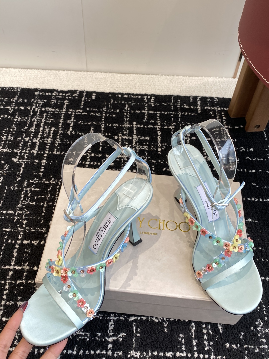 Bagsaaa J1m*y Ch00 Blanche 90 Light Verde Satin Sandal with Daisy Embroidery