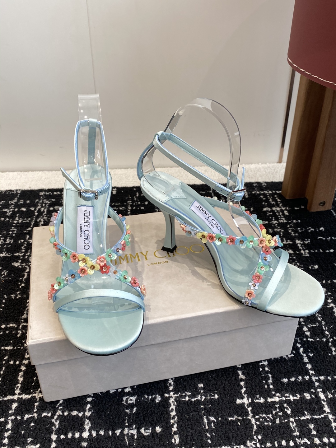 Bagsaaa J1m*y Ch00 Blanche 90 Light Verde Satin Sandal with Daisy Embroidery