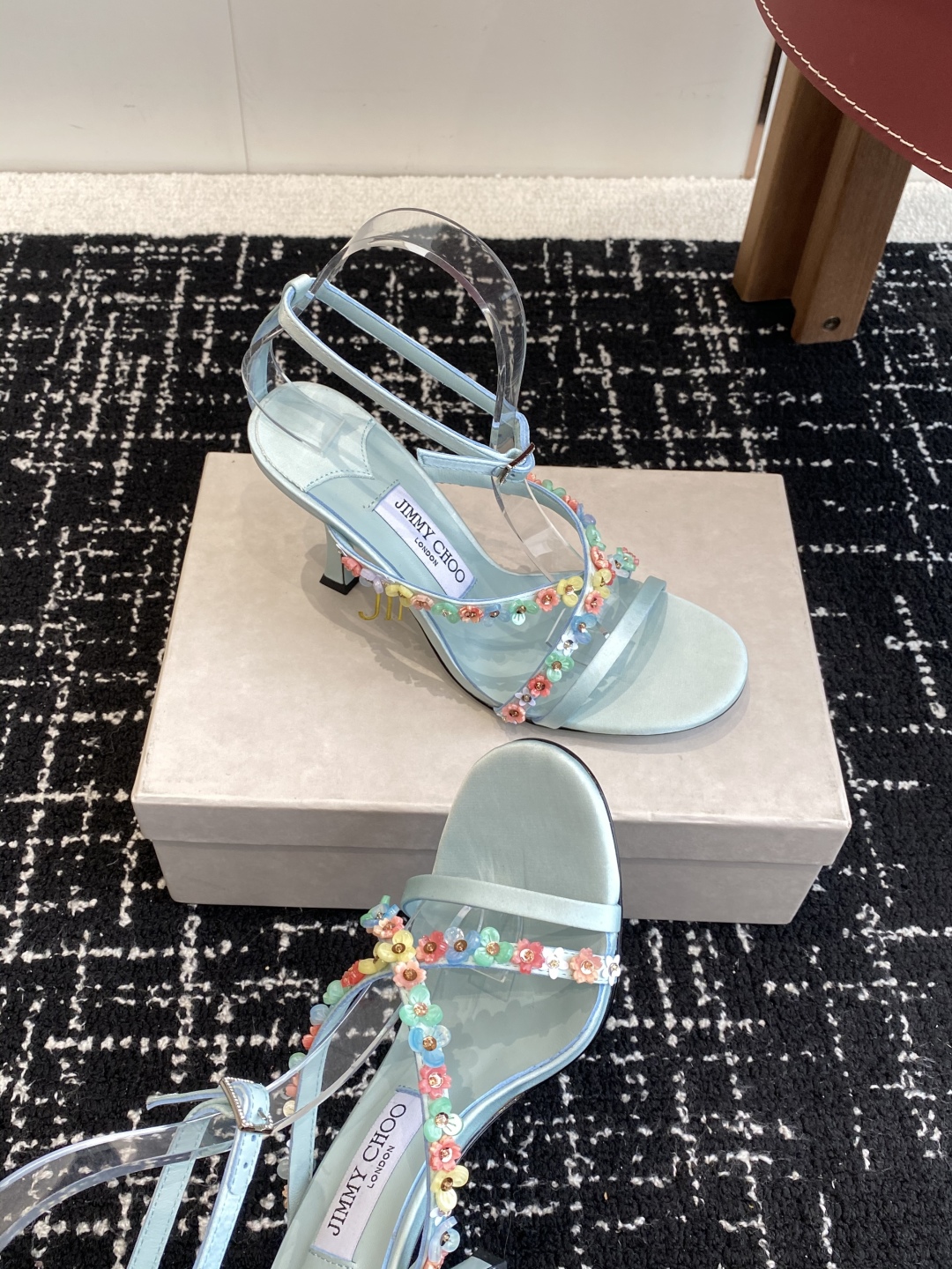 Bagsaaa J1m*y Ch00 Blanche 90 Light Verde Satin Sandal with Daisy Embroidery
