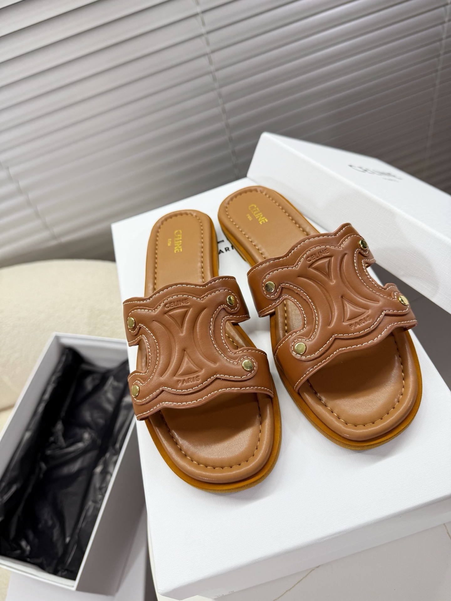 Bagsaaa Ce1i*e Marina Mule In Calfskin Brown
