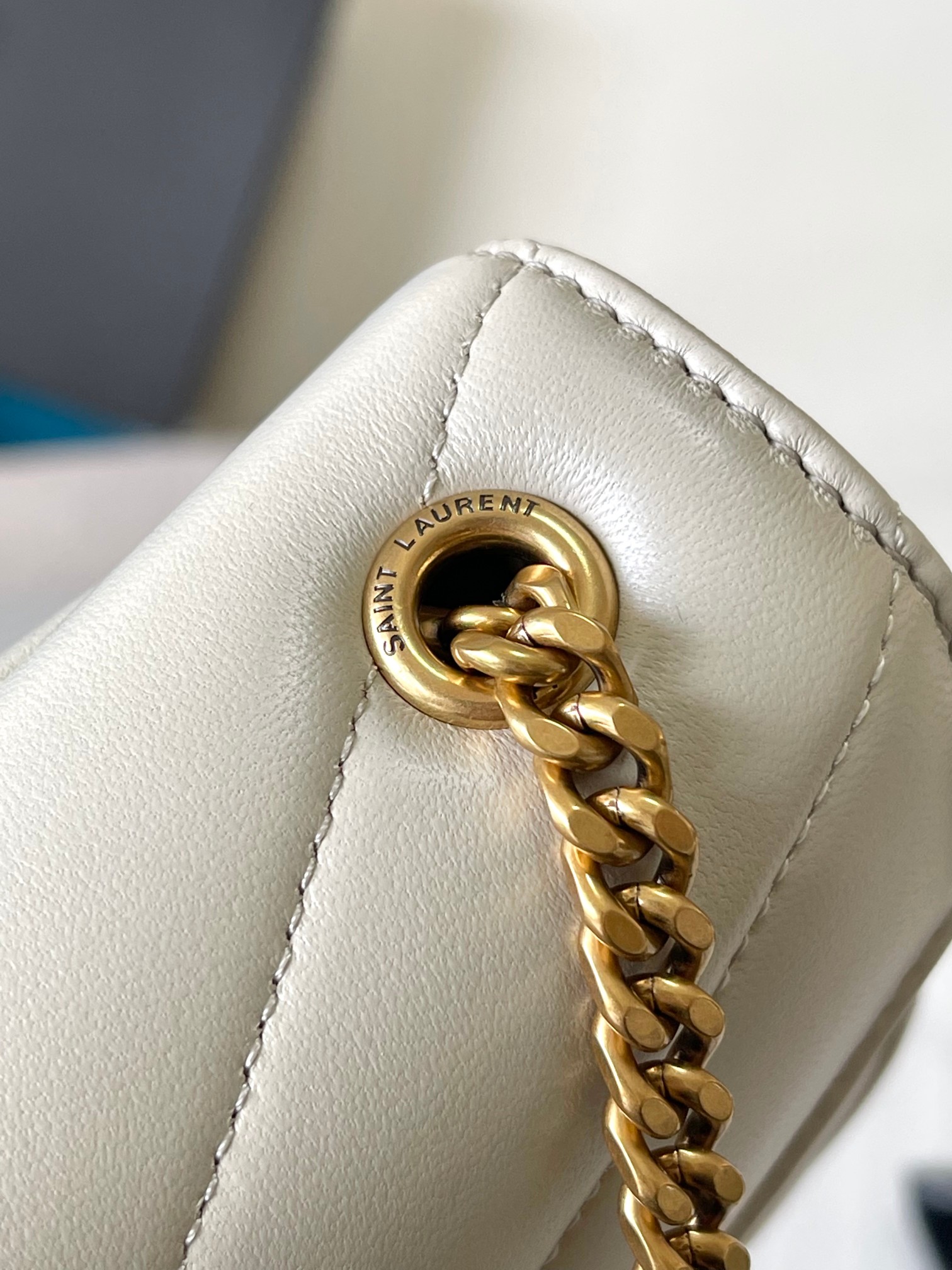 Bagsaaa Y51 Loulou Mini In Lambskin 821749 white - 20 X 12 X 5 CM