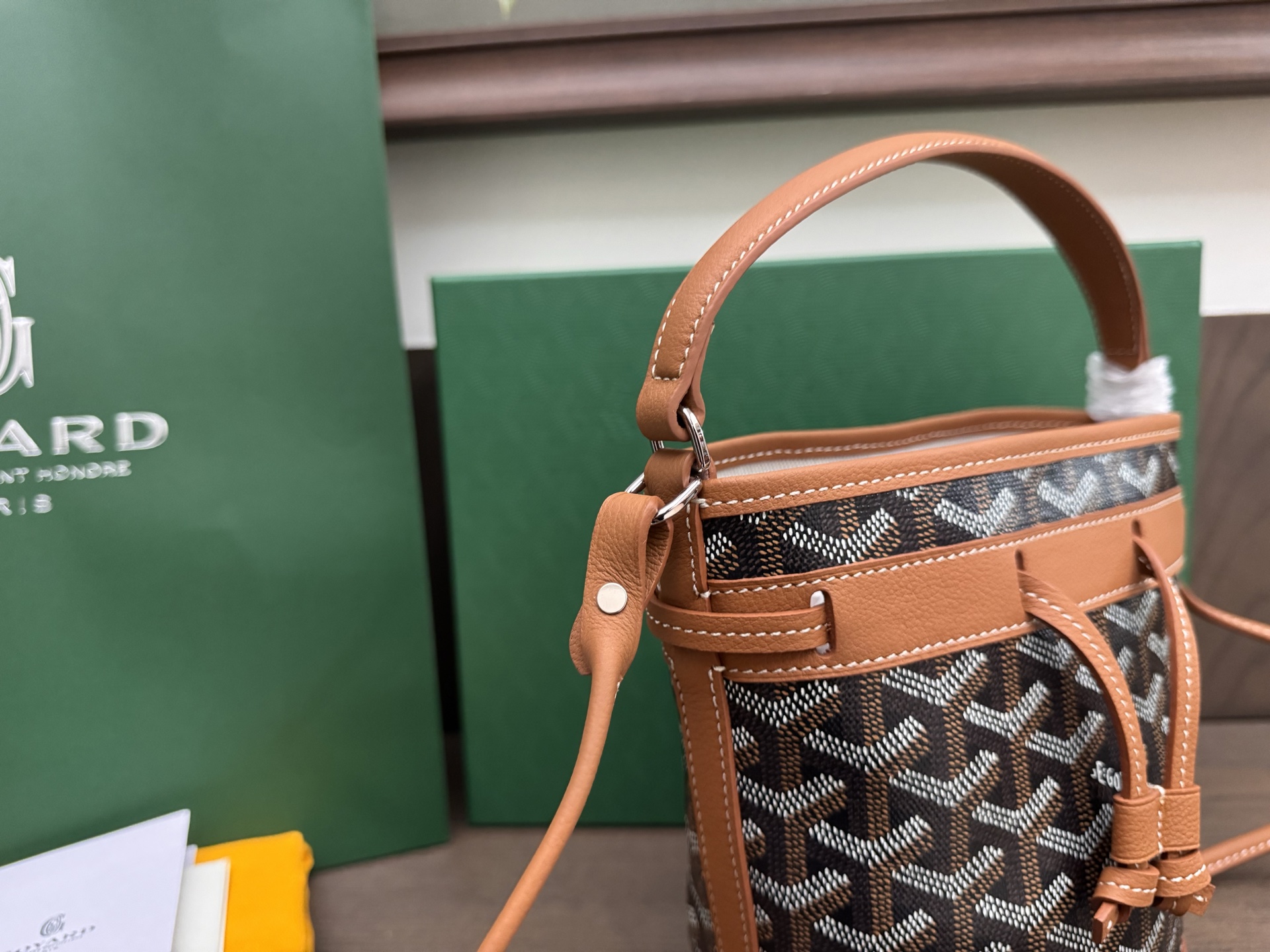 Bagsaaa G09ard Petit Flot Mini bucket bag Black & Tan - 17.5cm