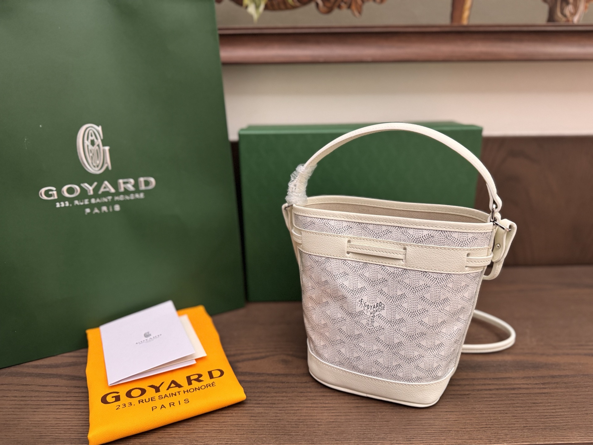 Bagsaaa G09ard Petit Flot Mini bucket bag white - 17.5cm