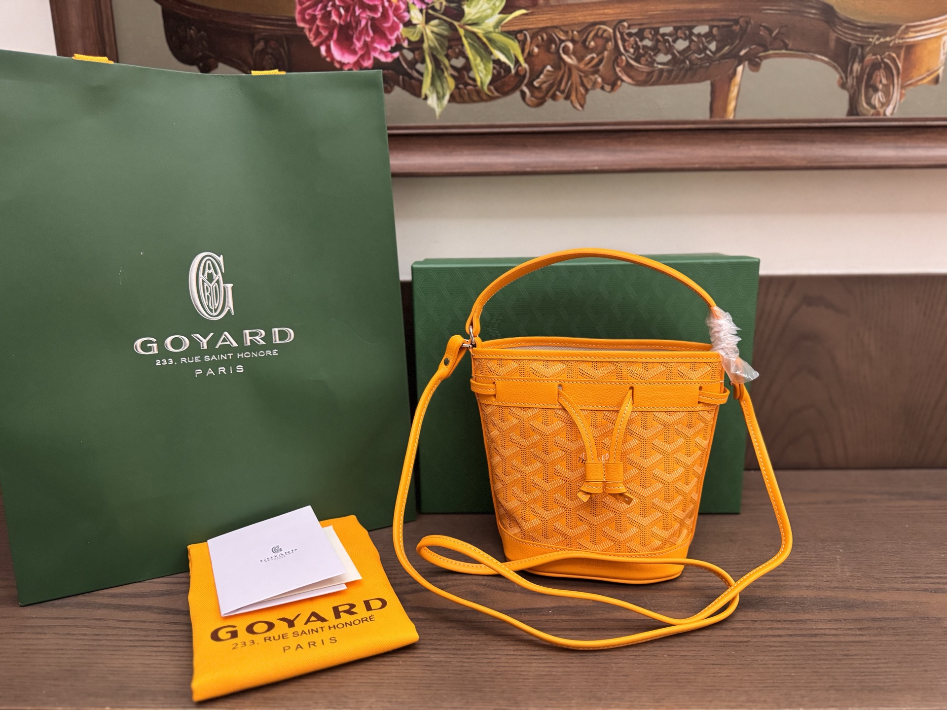 Bagsaaa G09ard Petit Flot Mini bucket bag yellow - 17.5cm
