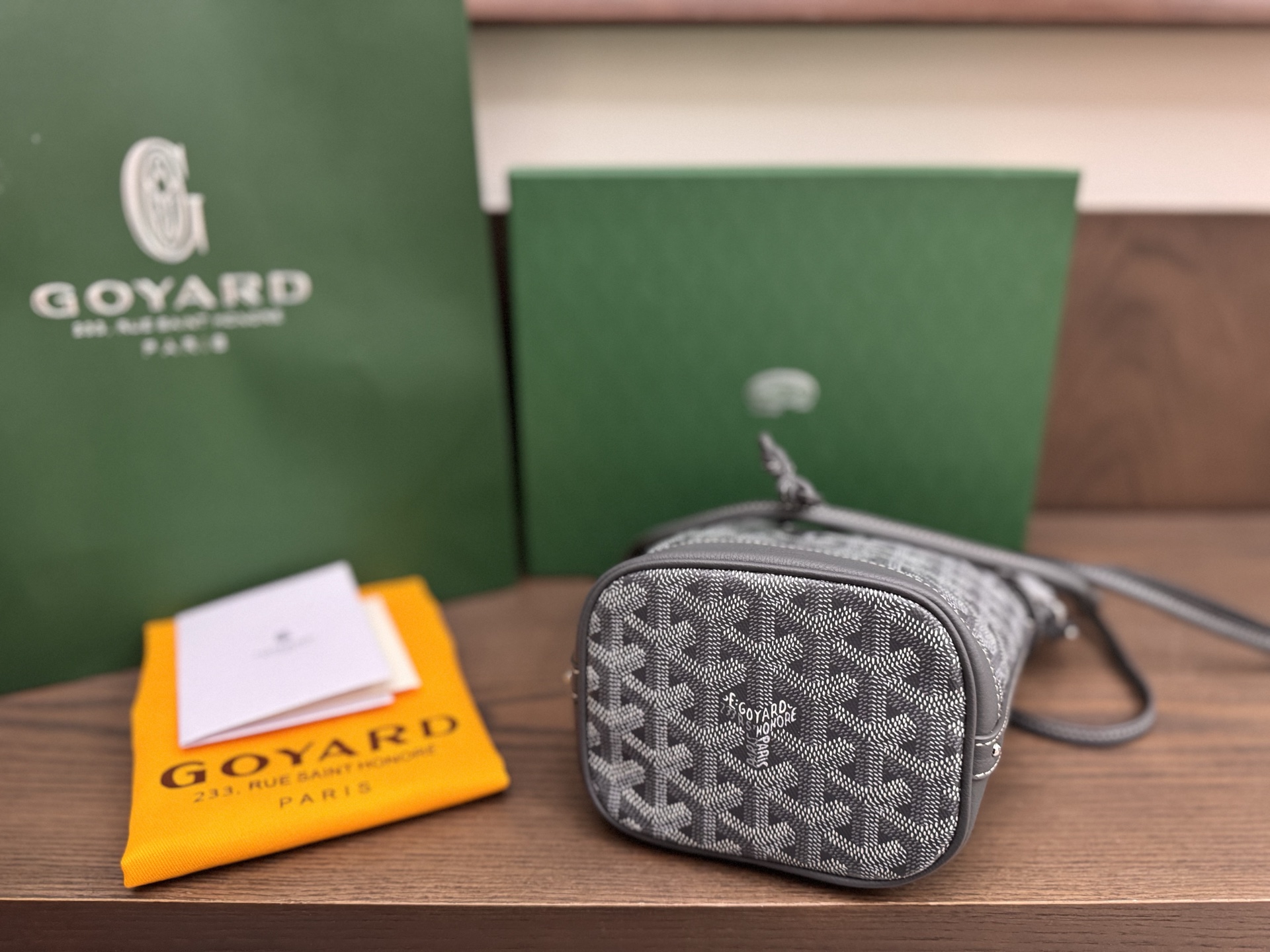 Bagsaaa G09ard Petit Flot Mini bucket bag gray - 17.5cm