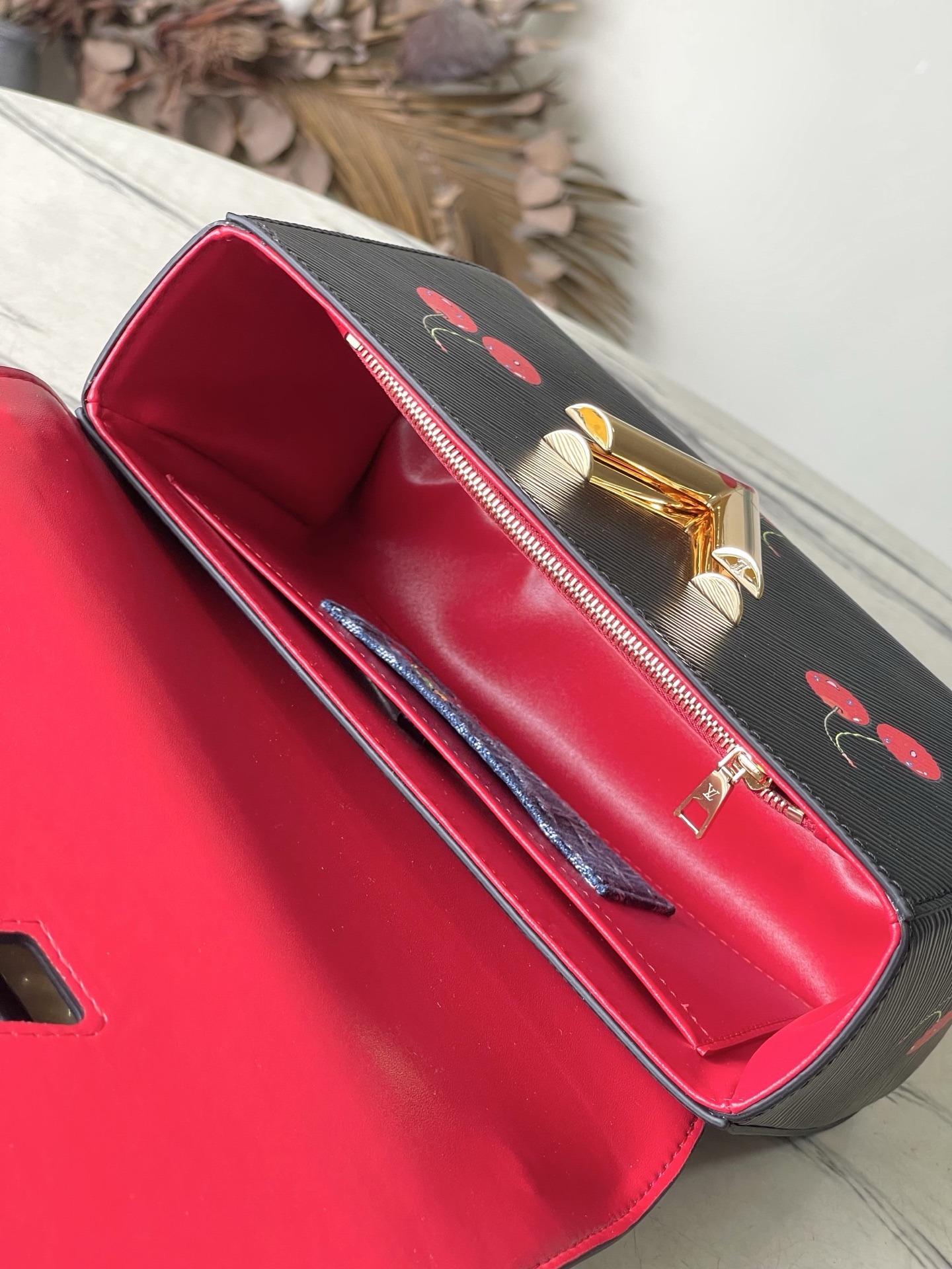 Bagsaaa LV M14094 LV x TM Twist PM Bag Black & Cherry - 19cm