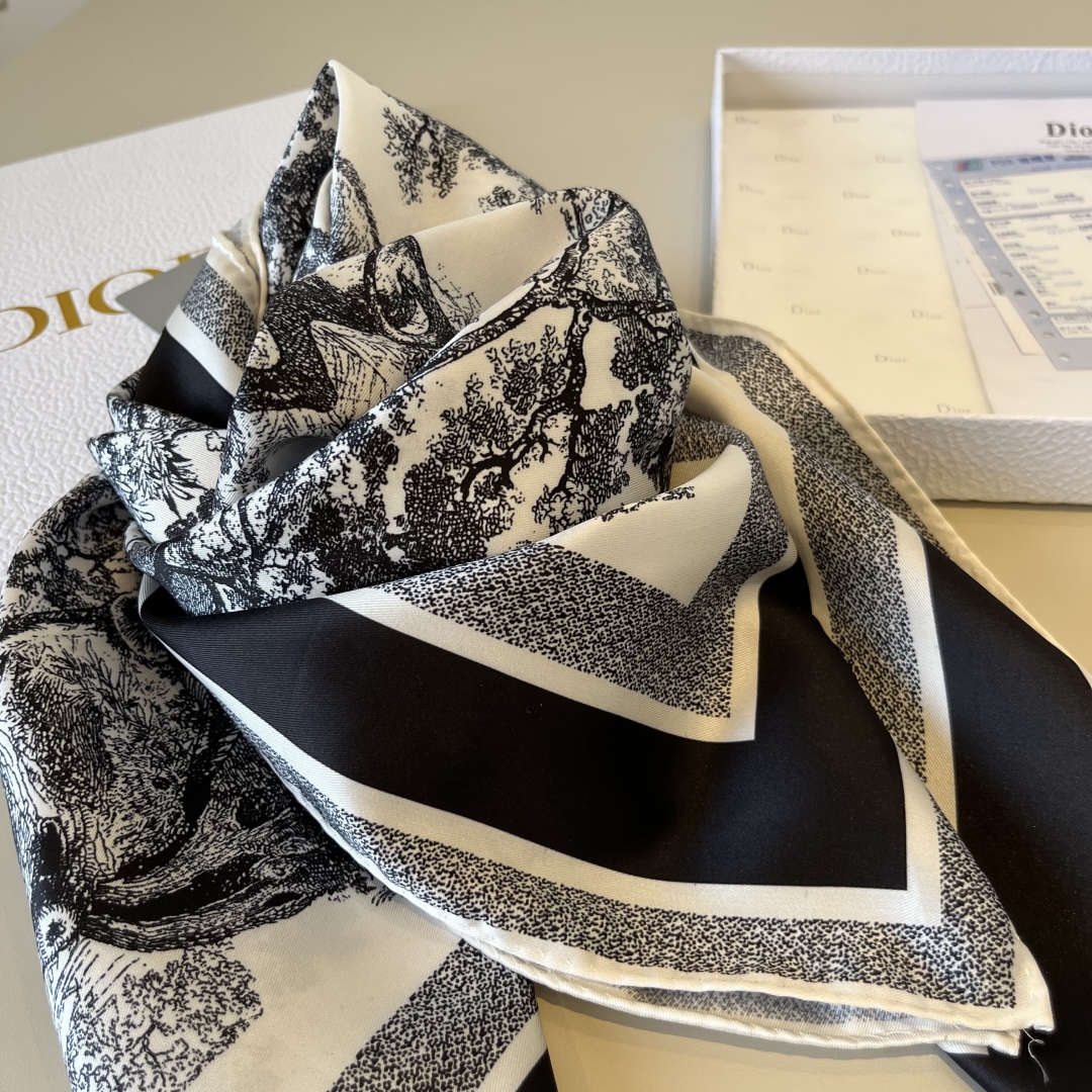 Bagsaaa D10r Scarf - 90x90cm