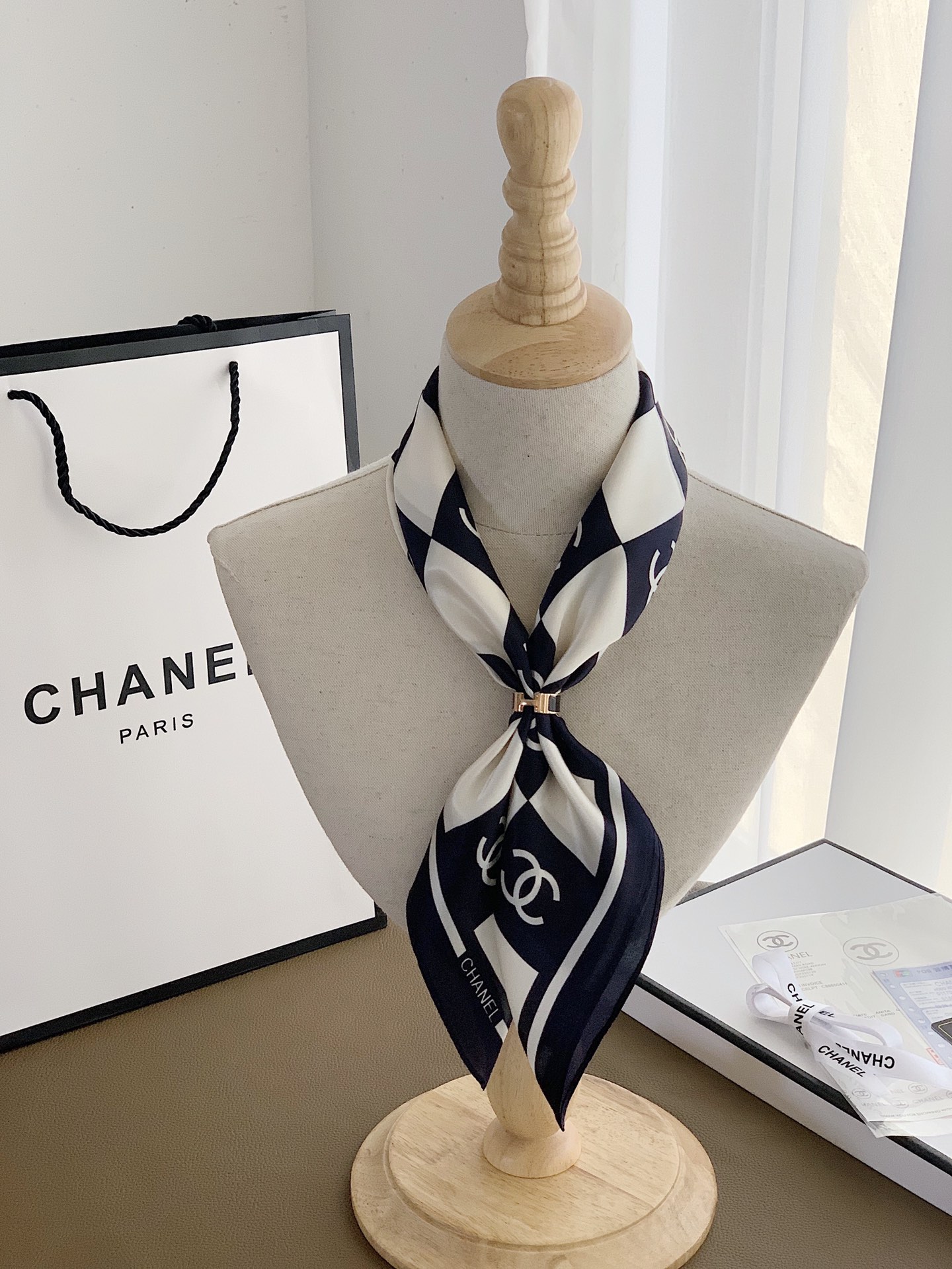 Bagsaaa Ch**el Scarf - 50x50cm