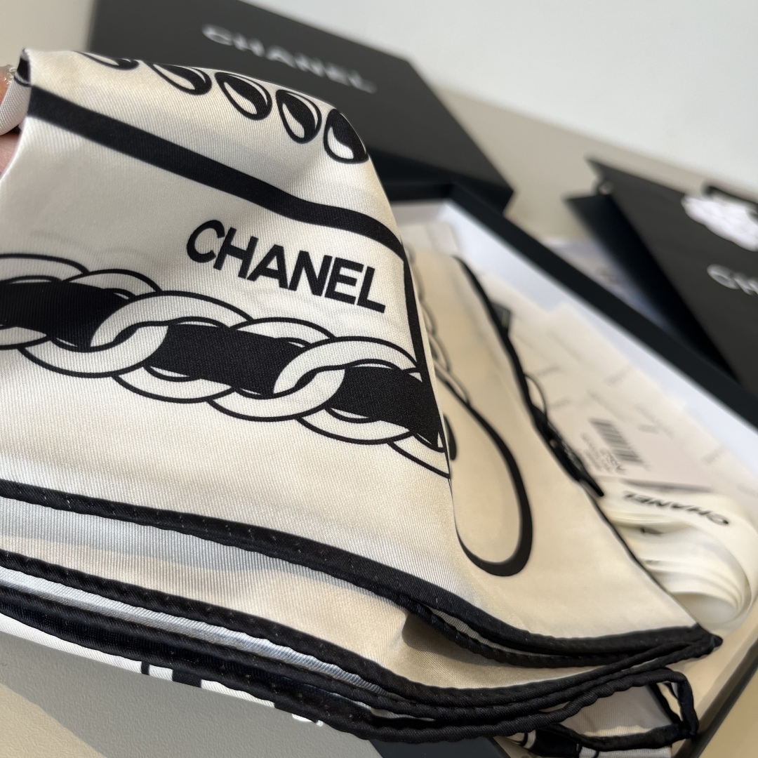 Bagsaaa Ch**el Scarf - 90x90cm