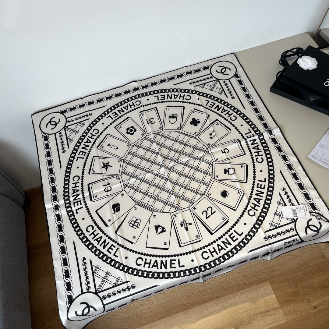 Bagsaaa Ch**el Scarf - 90x90cm
