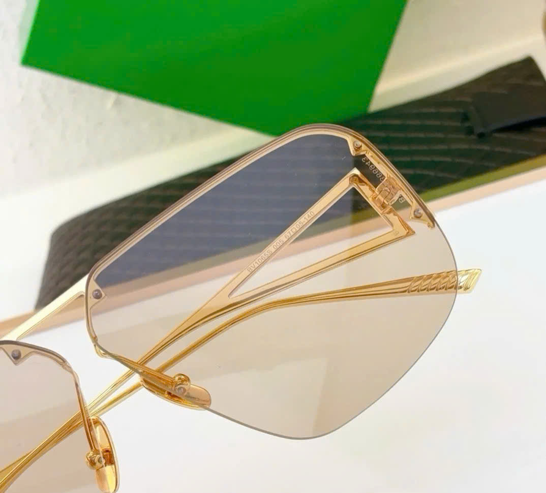 Bagsaaa B0tt*ga Ven*ta Sunglasses
