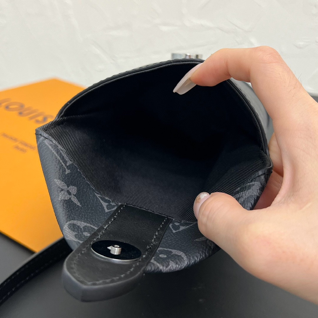 Bagsaaa LV M11613 Envelope Pouch Black - 18 cm