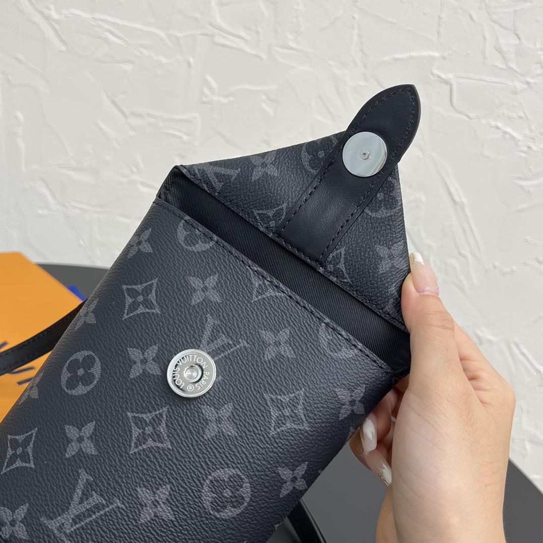 Bagsaaa LV M11613 Envelope Pouch Black - 18 cm