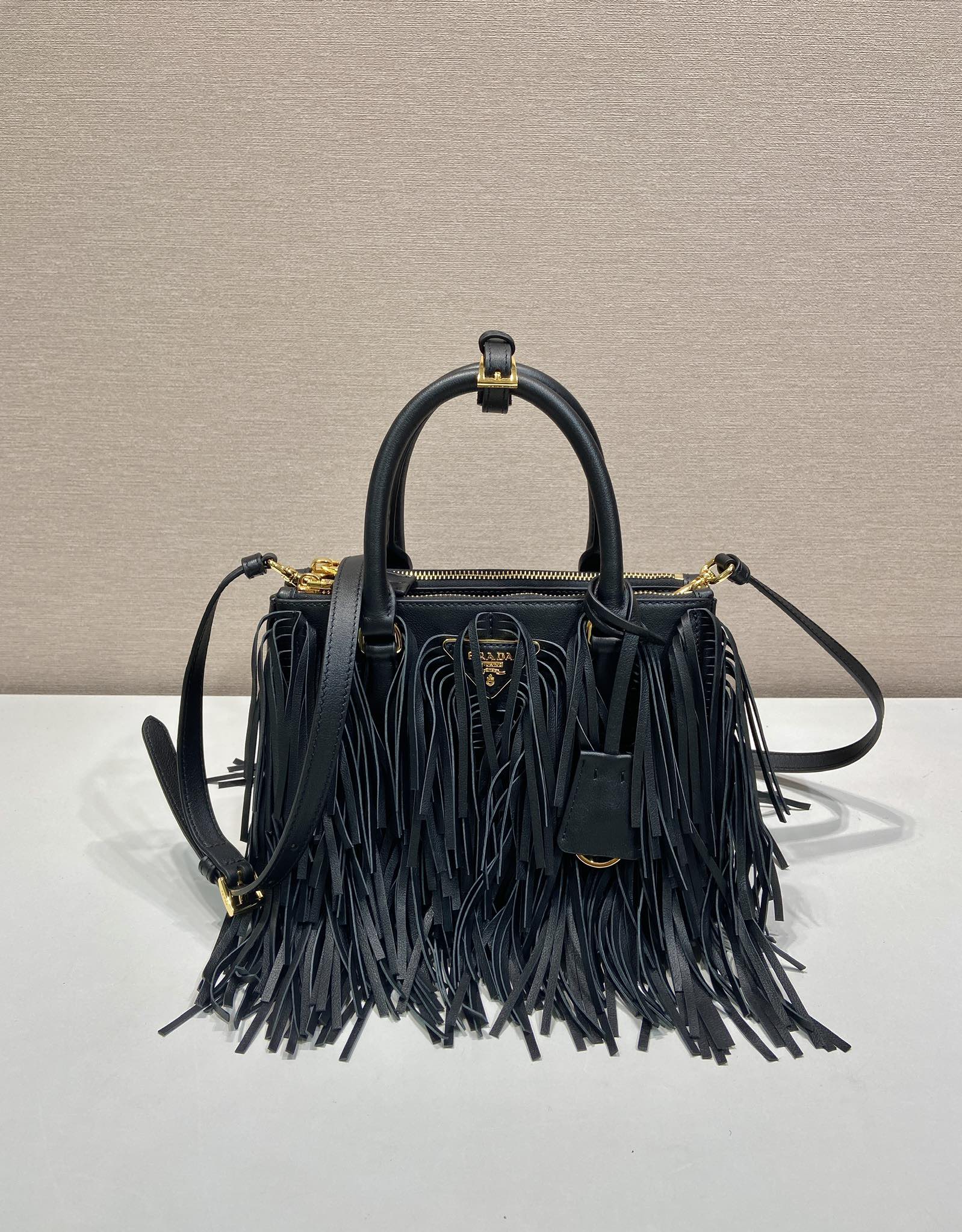 Bagsaaa Pra*a Galleria small leather bag with fringe 1BA896 black - 24.5cm