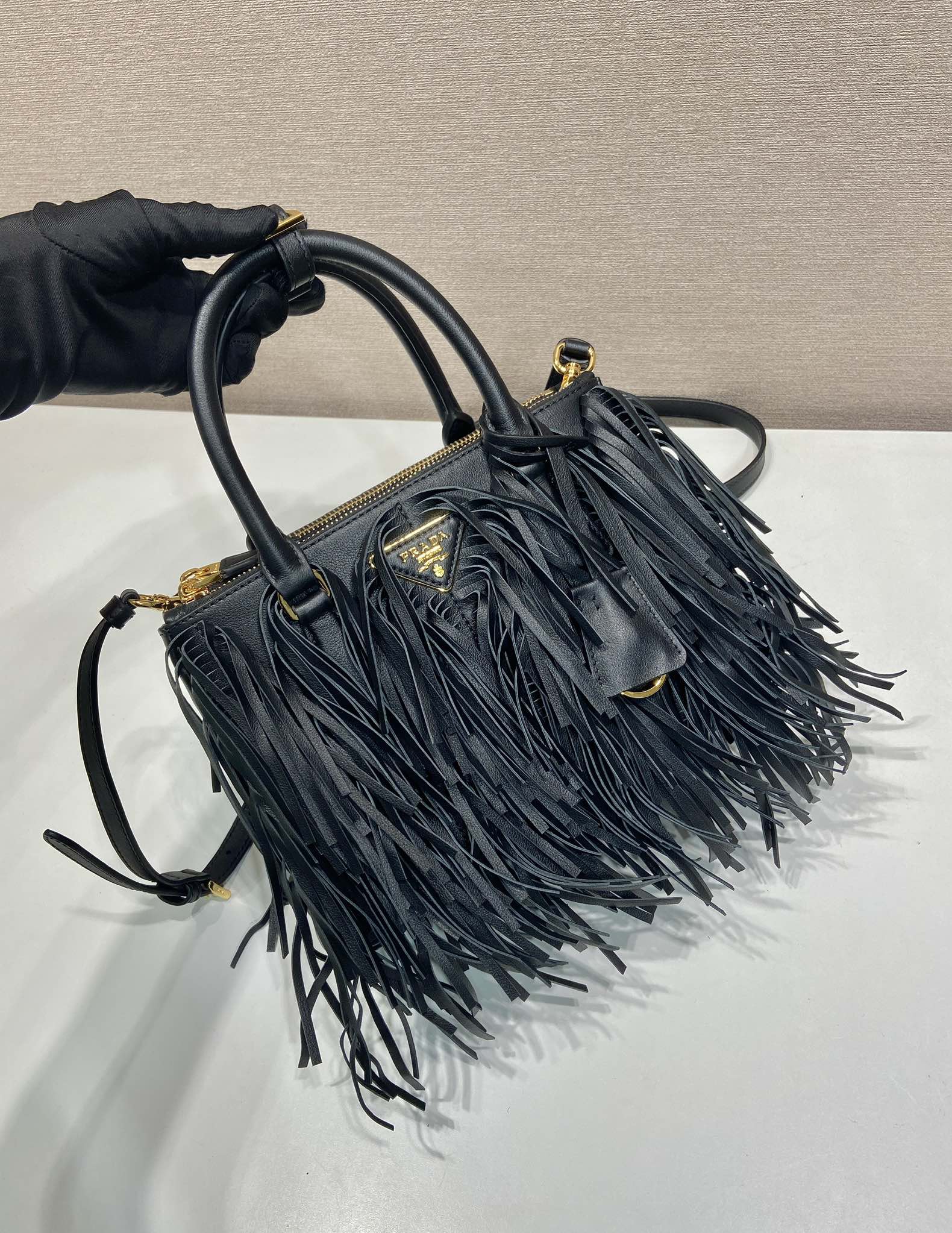 Bagsaaa Pra*a Galleria small leather bag with fringe 1BA896 black - 24.5cm