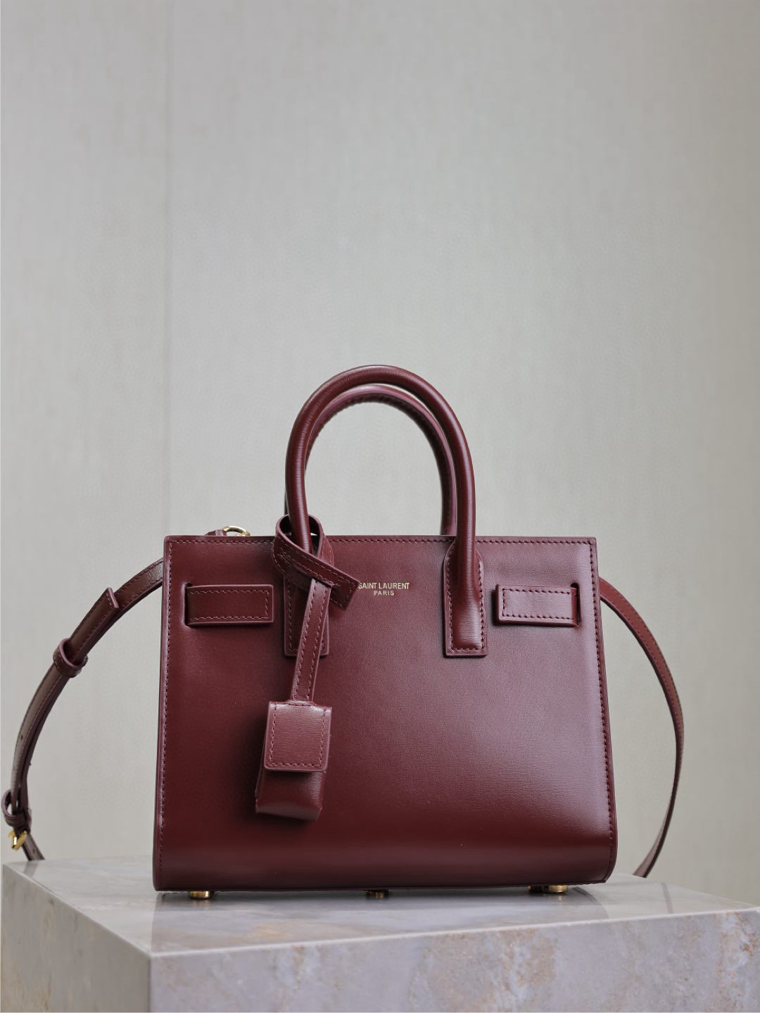 Bagsaaa Y51 Sac De Jour In Smooth Leather Nano 392035 Dark Red - 22cm