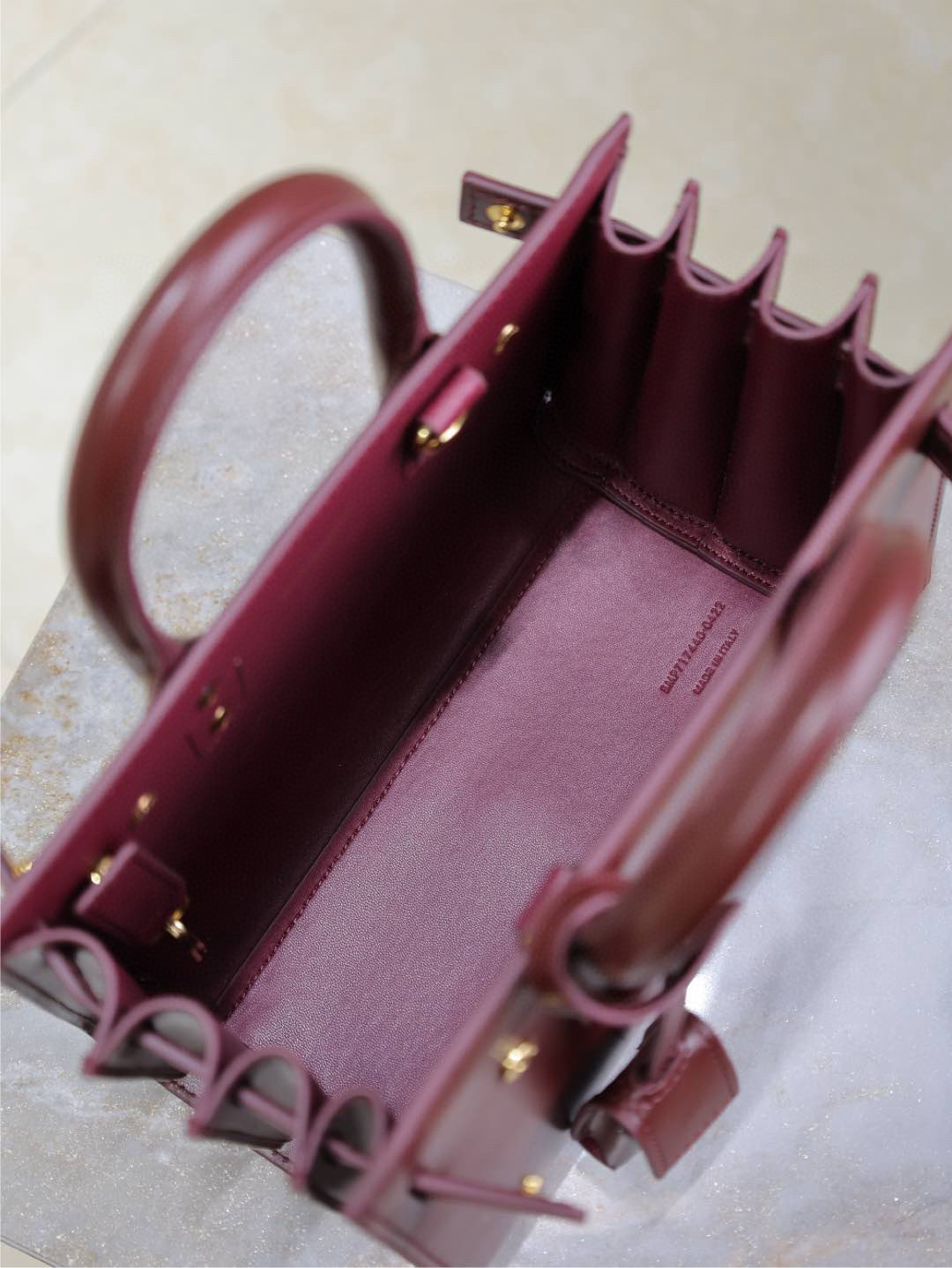 Bagsaaa Y51 Sac De Jour In Smooth Leather Nano 392035 Dark Red - 22cm
