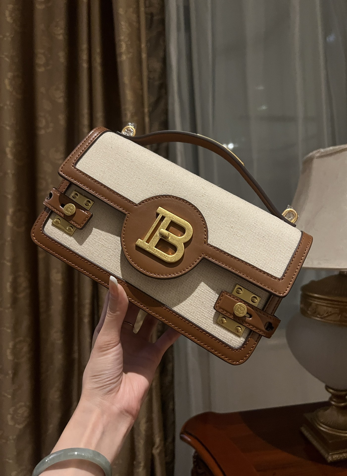 Bagsaaa Balmain Balmain cream Shoulder bag with logo - 24cm