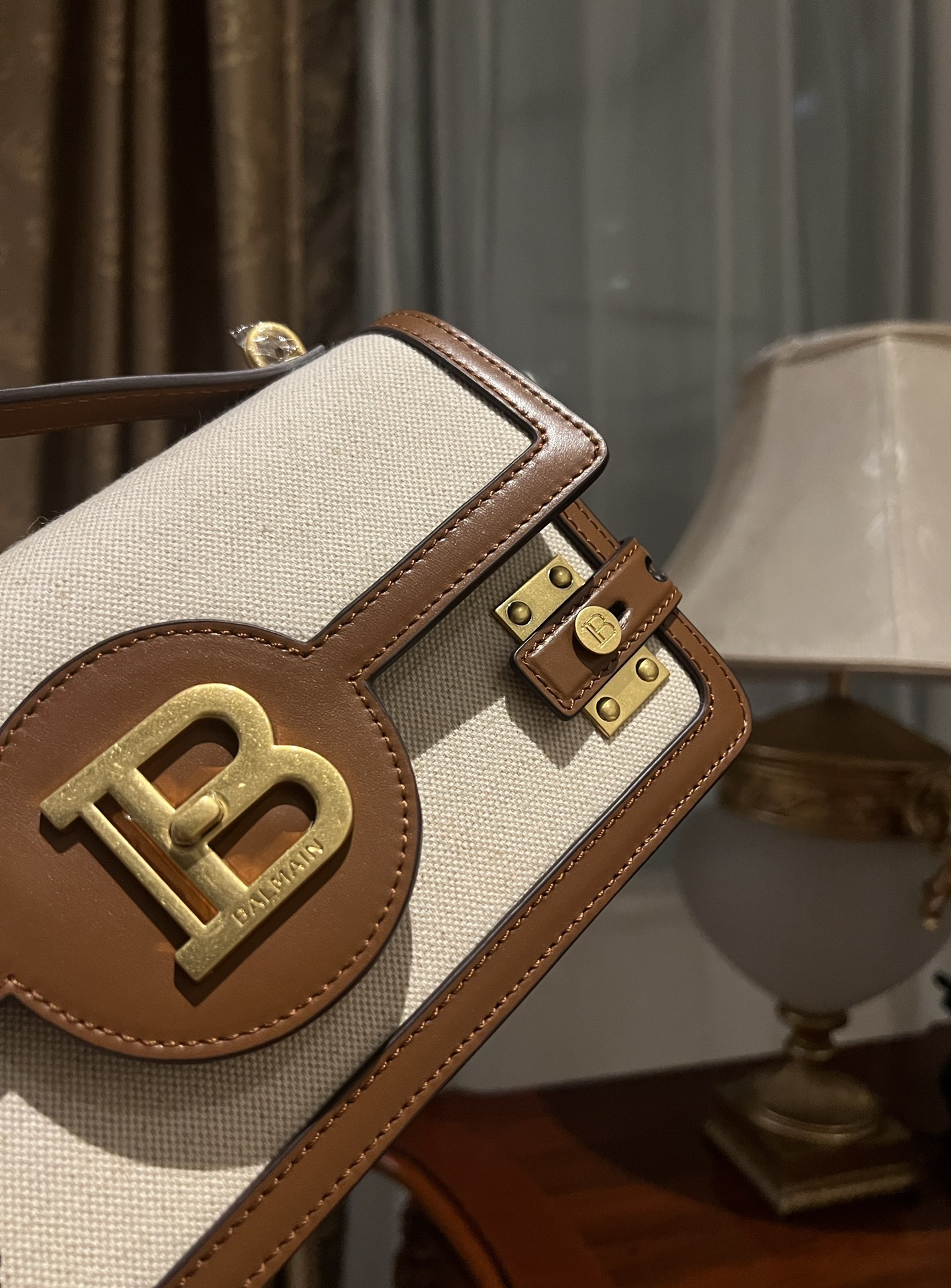 Bagsaaa Balmain Balmain cream Shoulder bag with logo - 24cm