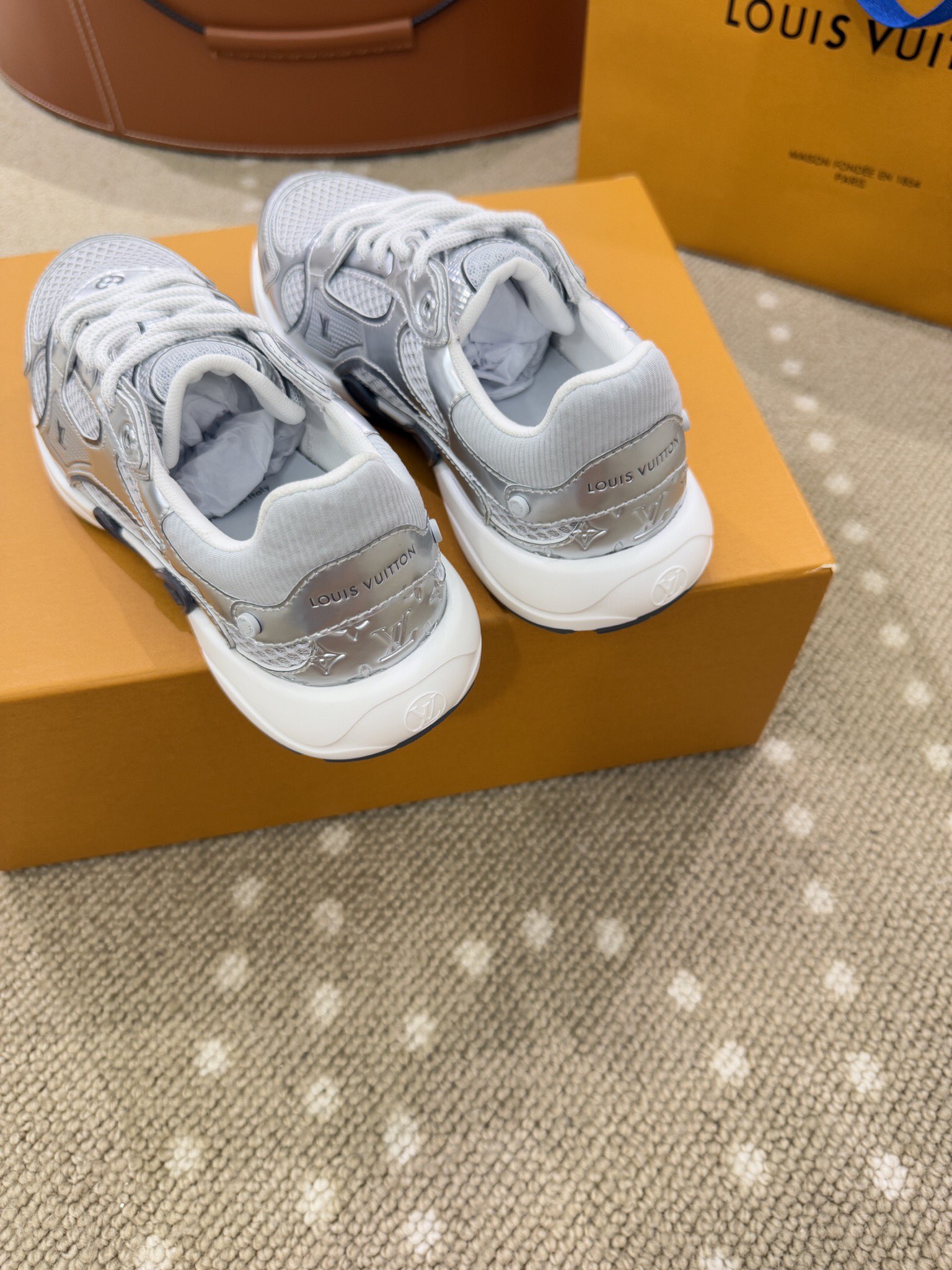 Bagsaaa LV Olympia Sneaker Silver