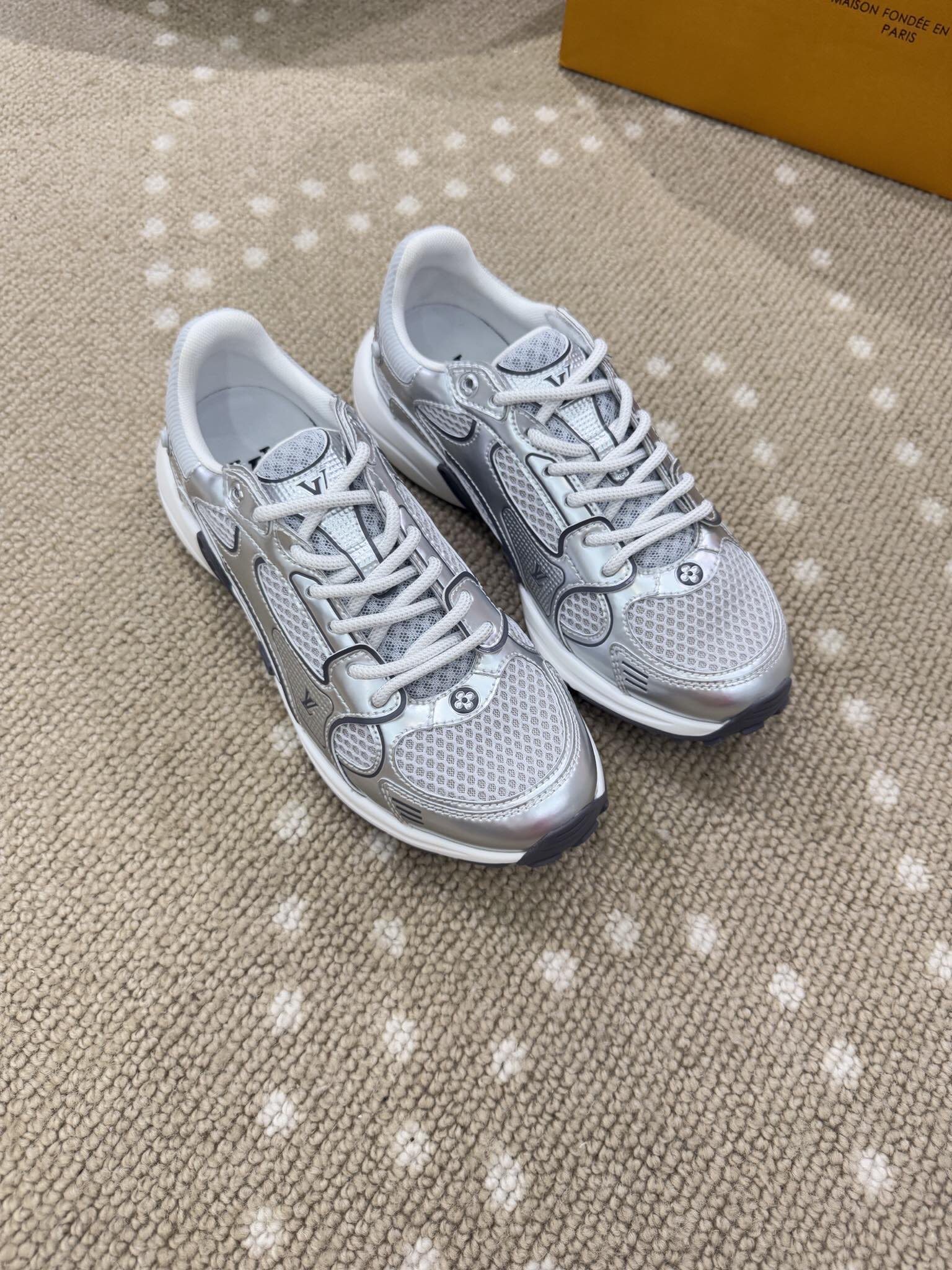 Bagsaaa LV Olympia Sneaker Silver
